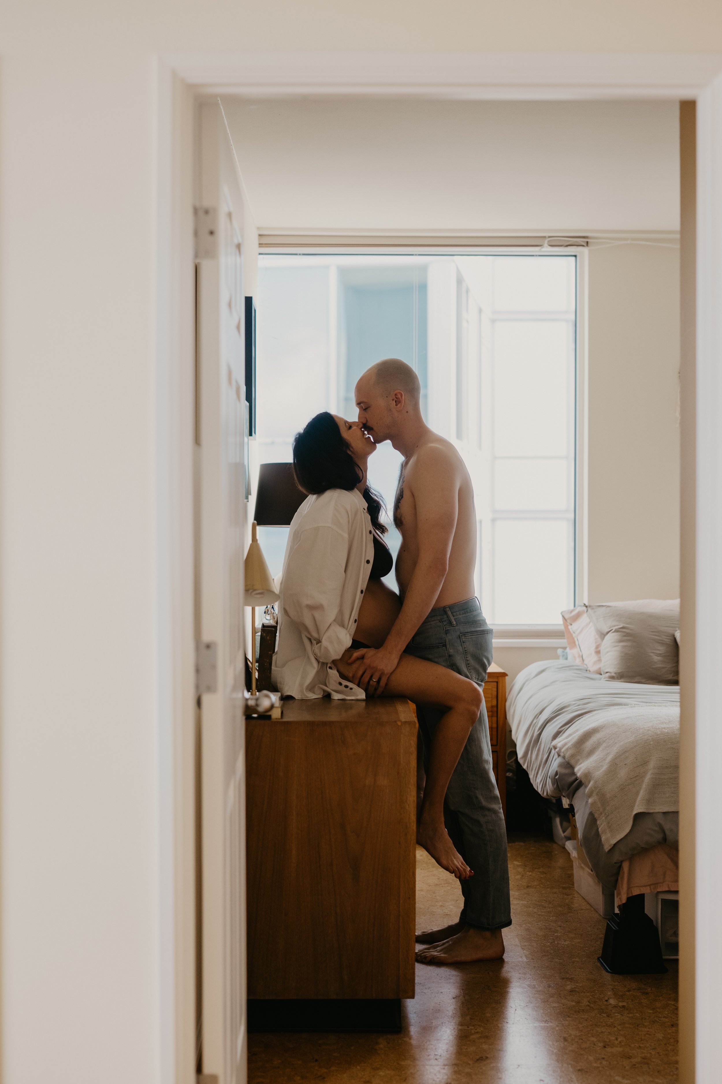 In home family Photography Maternity session at home Seattle