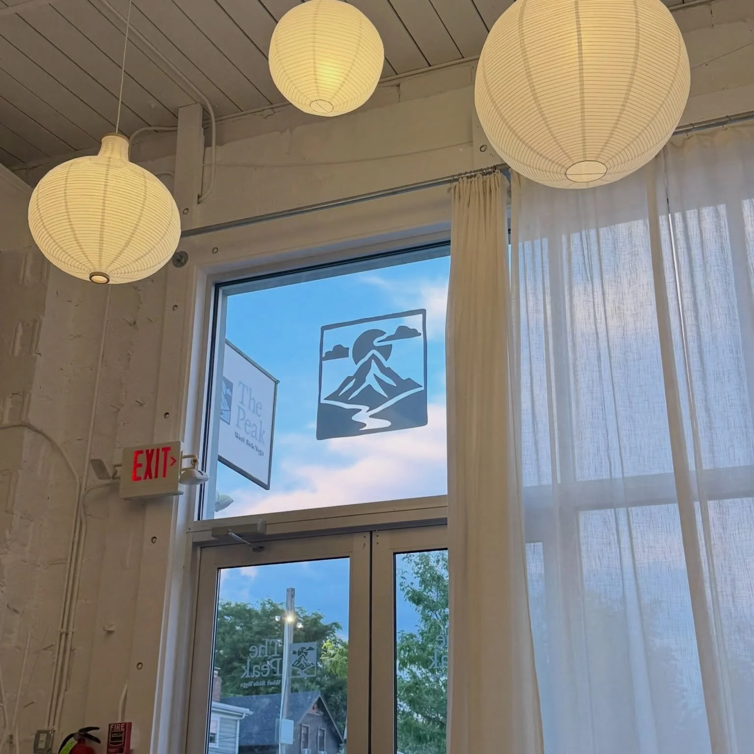 Getting cozy over at WSY with: dreamy sunsets, yoga for humans big + small, YTT weekends and finding time for play. 🧡