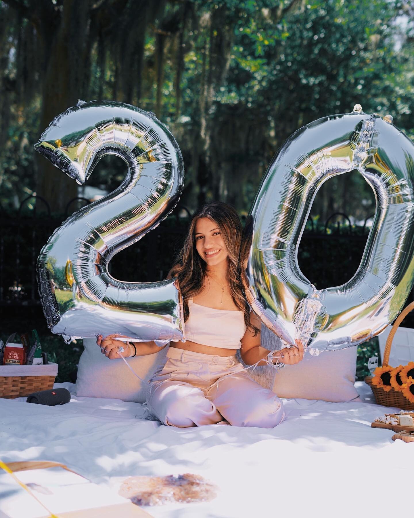 20💫
&bull;
&bull;
&bull;
&bull;
&bull;
#photography #photoshoot #birthdaygirl #birthdayphotoshoot #20 #puertorico