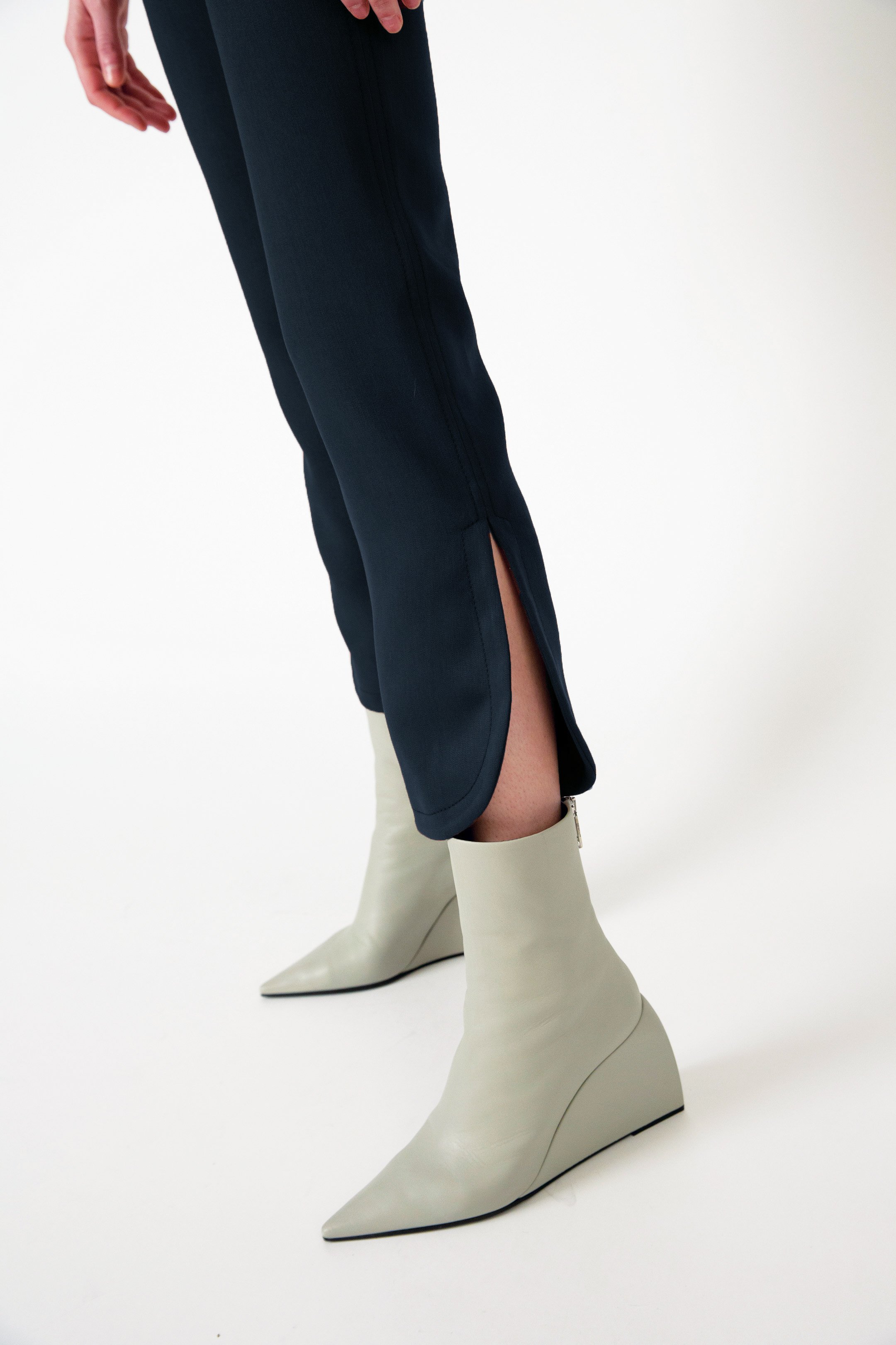 CF9C7073-COLOR-2.jpg