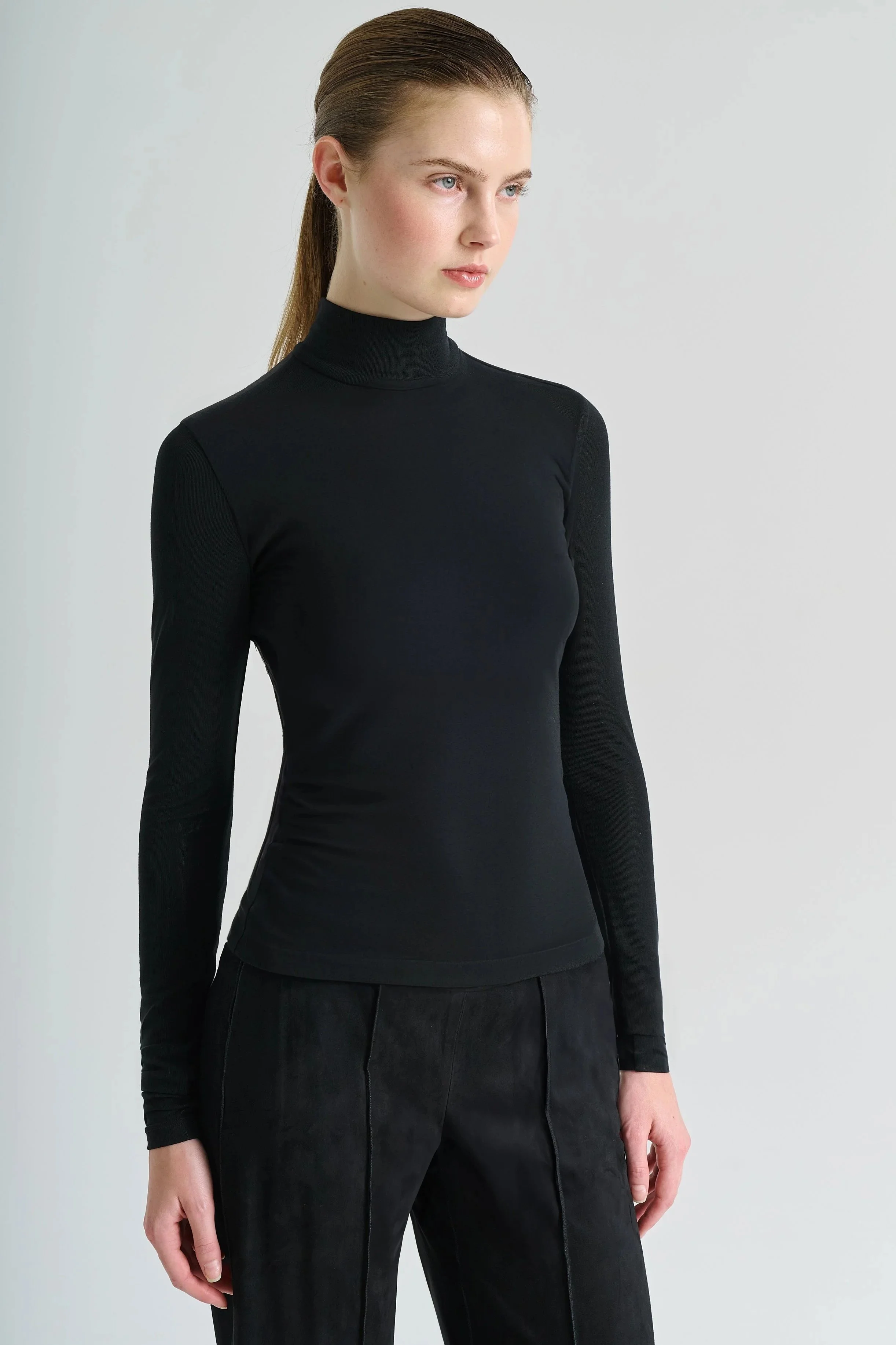 CREW TURTLENECK