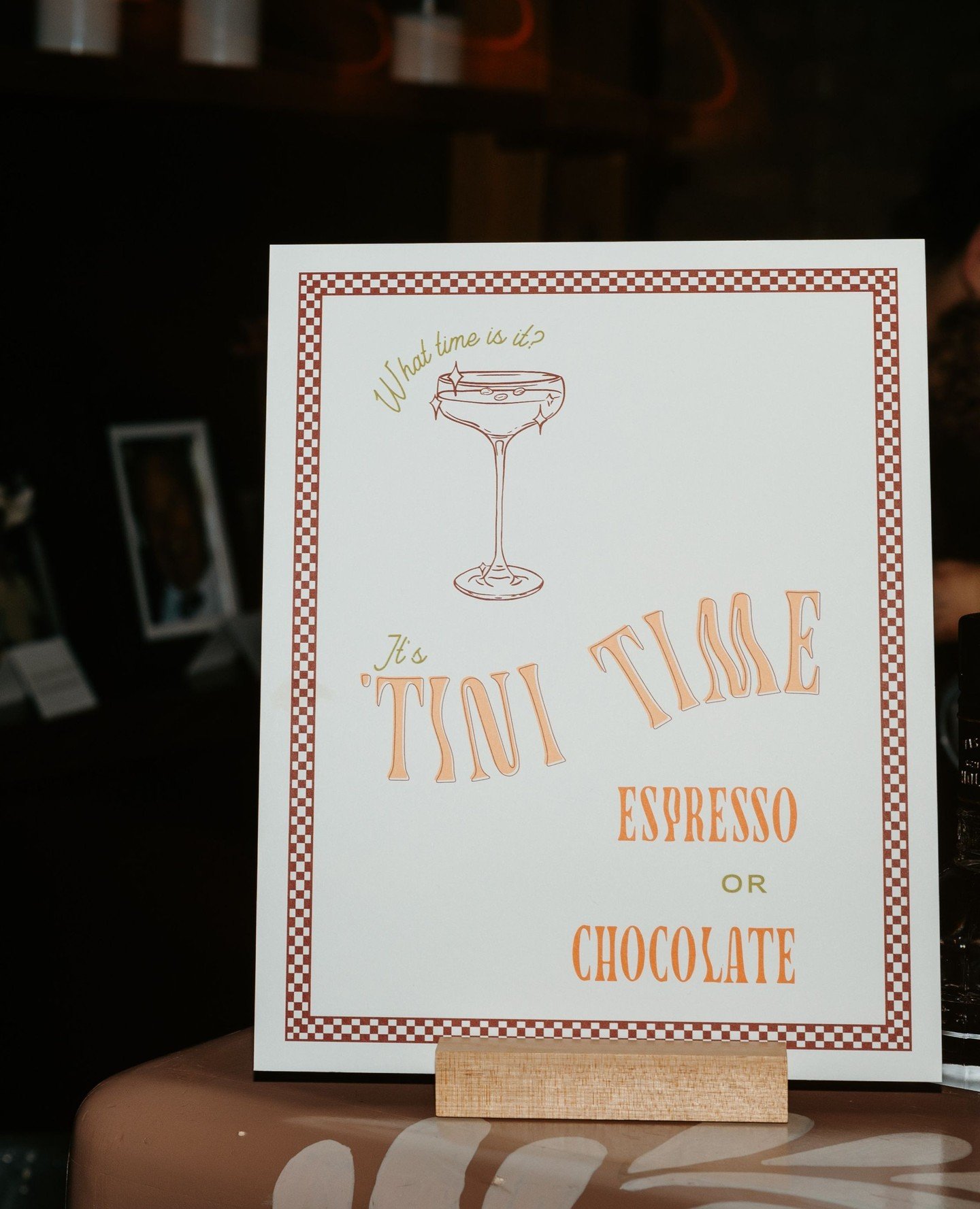 Happy Friday! It's 'Tini Time! 🍸️⁠
⁠
⁠
Photo by @williams_emily⁠
⁠
--⁠
⁠
⁠
#invitationdesign #weddingsign #weddingsigns #invitationdesigner #weddingdetailshot #invitationideas #weddinginvitationcard #weddingdecorideas #weddinginvitationsuite #weddin