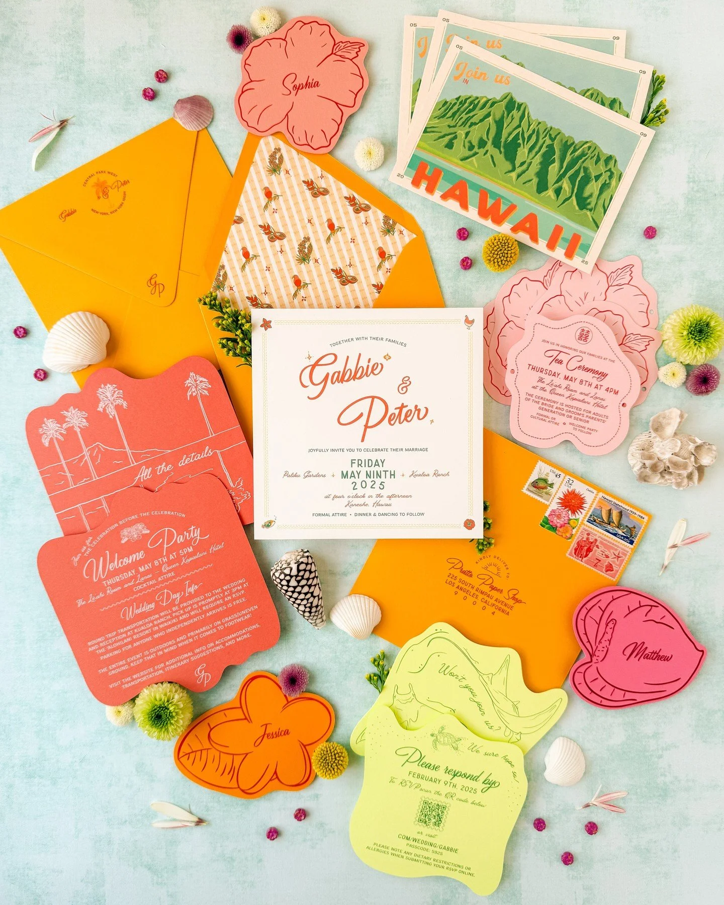 A vacation in paper form! 🌴✨
This Hawaiian-inspired suite brings vintage typography and bold hues together for a celebration that feels equal parts retro and radiant. We had the best time collaborating with the bride and groom to design something t