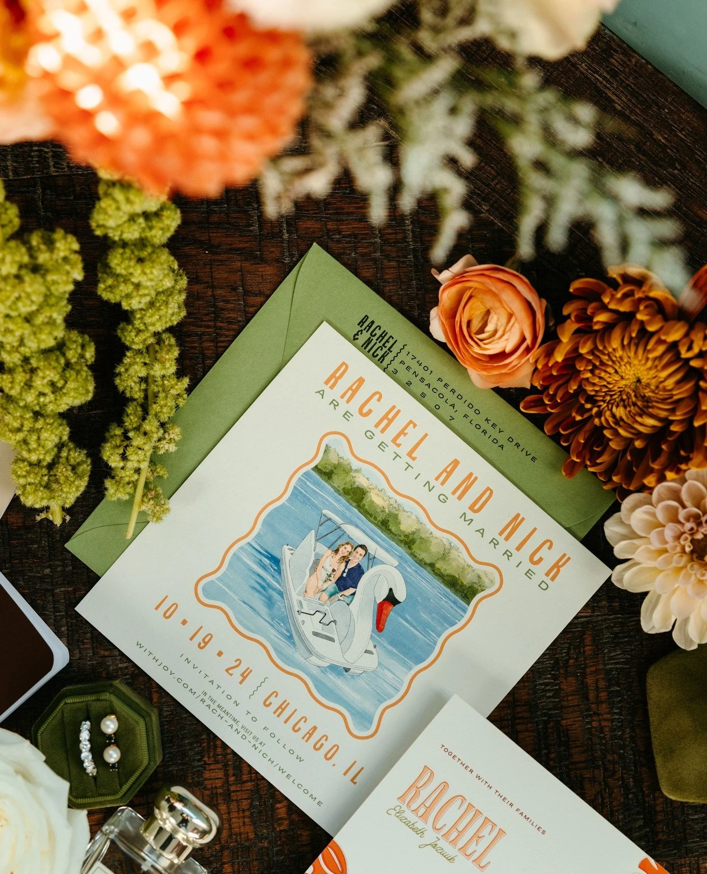 This Save the Date is brought life with a custom watercolor portrait of the couple, modern-meets-vintage fonts and an unexpected fall-inspired palette.⁠ One of my favorites from last year!⁠
⁠
Illustration by: @laurasfiatcreative⁠
Photos: @williams_em
