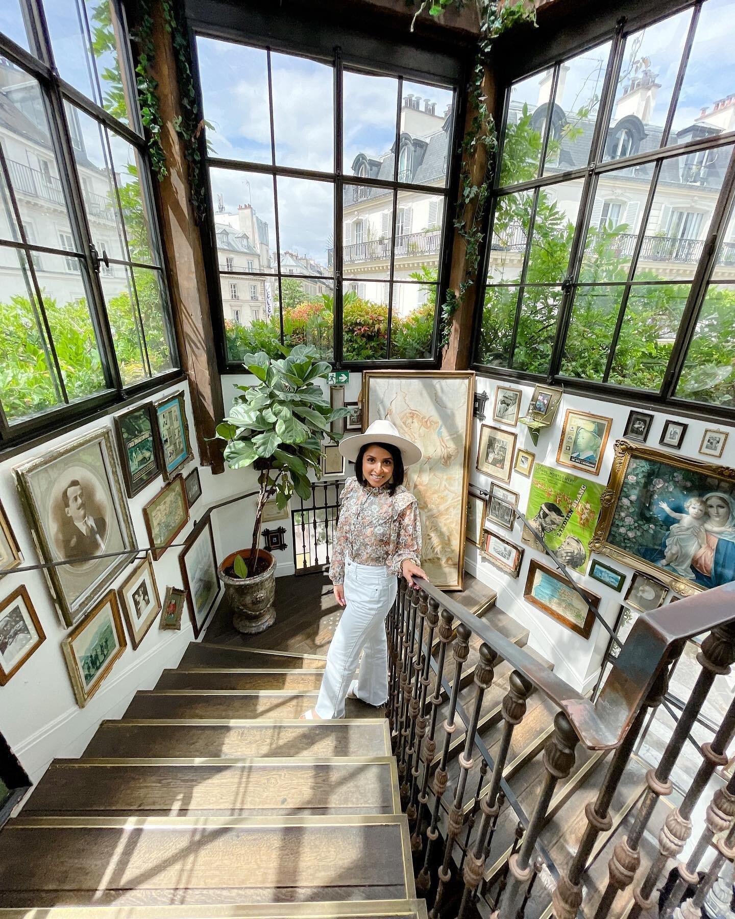 Some more views from Pink Mamma! 🌿

If you missed my tips for this IG worthy Paris restaurant last week, here they are again with one new tip at the end!

🌱 Make a reservation in advance. If you don&rsquo;t see any available online, try calling or 