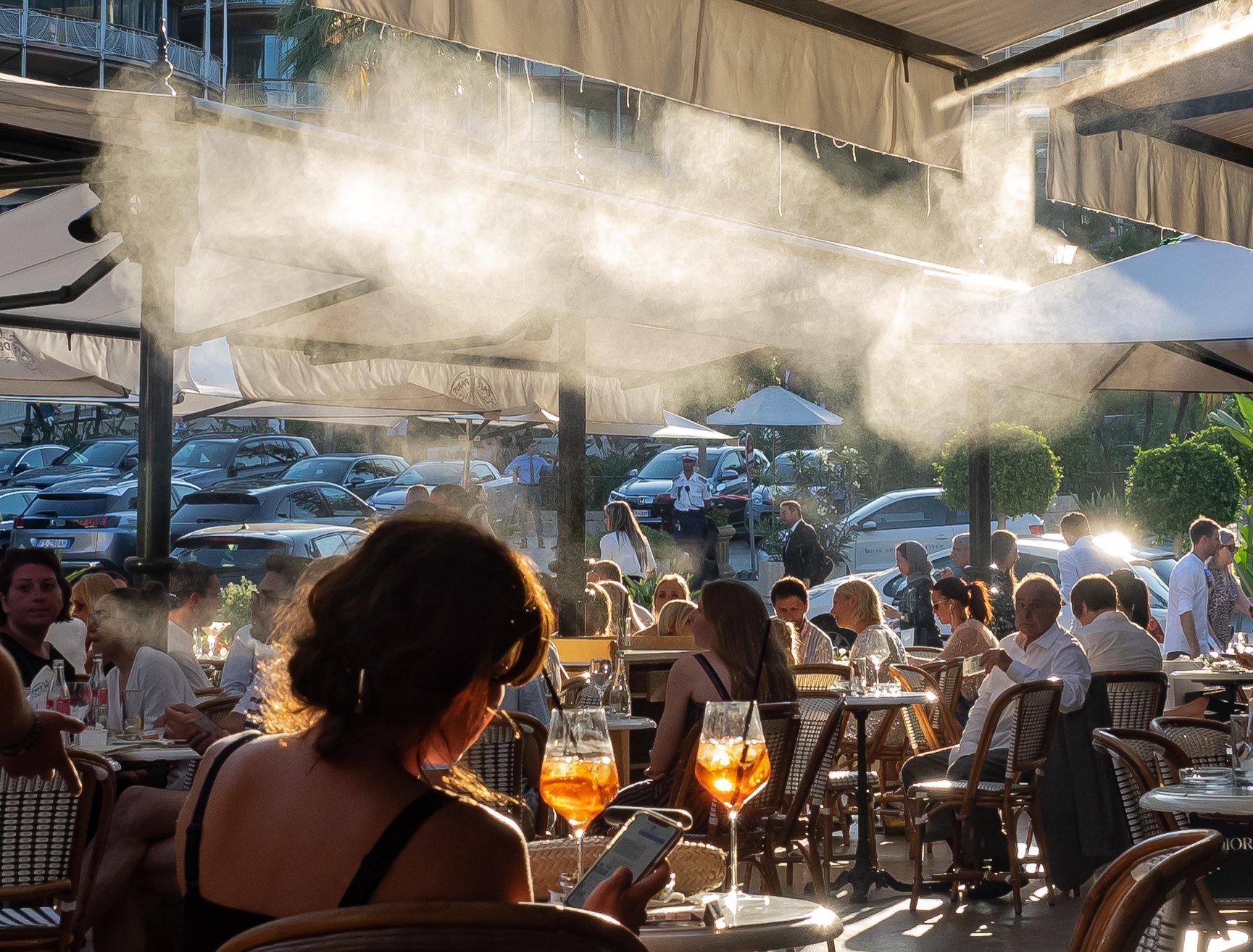 Cafe de Paris.jpg