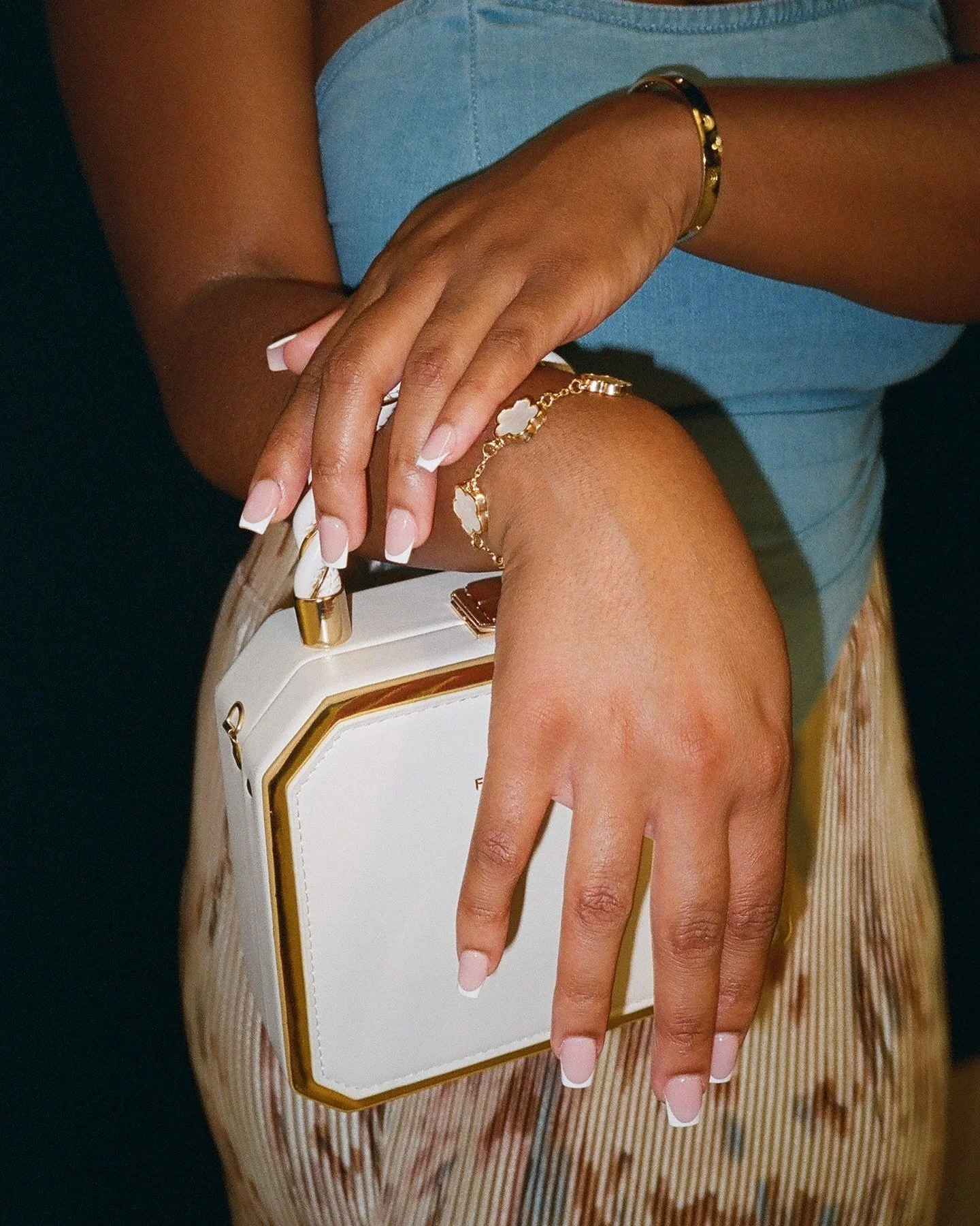 match my chic 🤩
-
-
-
-
👥: @_tajthagreat & @_jaleelnicole 
@glam_mush @mixedemotion.co @neweracap @nike @wnba  #wnbaallstar #womensports #fittedwnba #stylish #footwear #clothing #fashion #wnbakicks #fashion #streetwear #streetwearstyle #mixedem