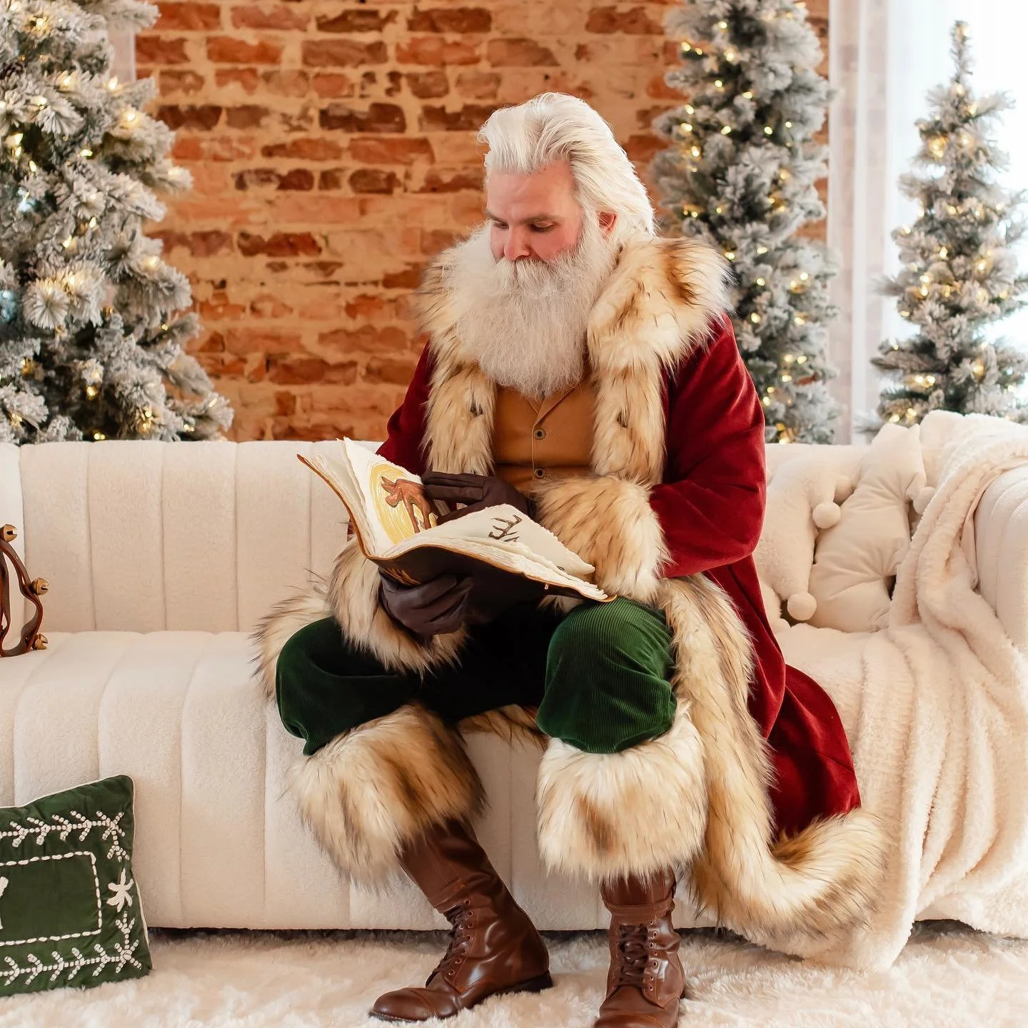 studio219 santa.jpg (Copy) (Copy)