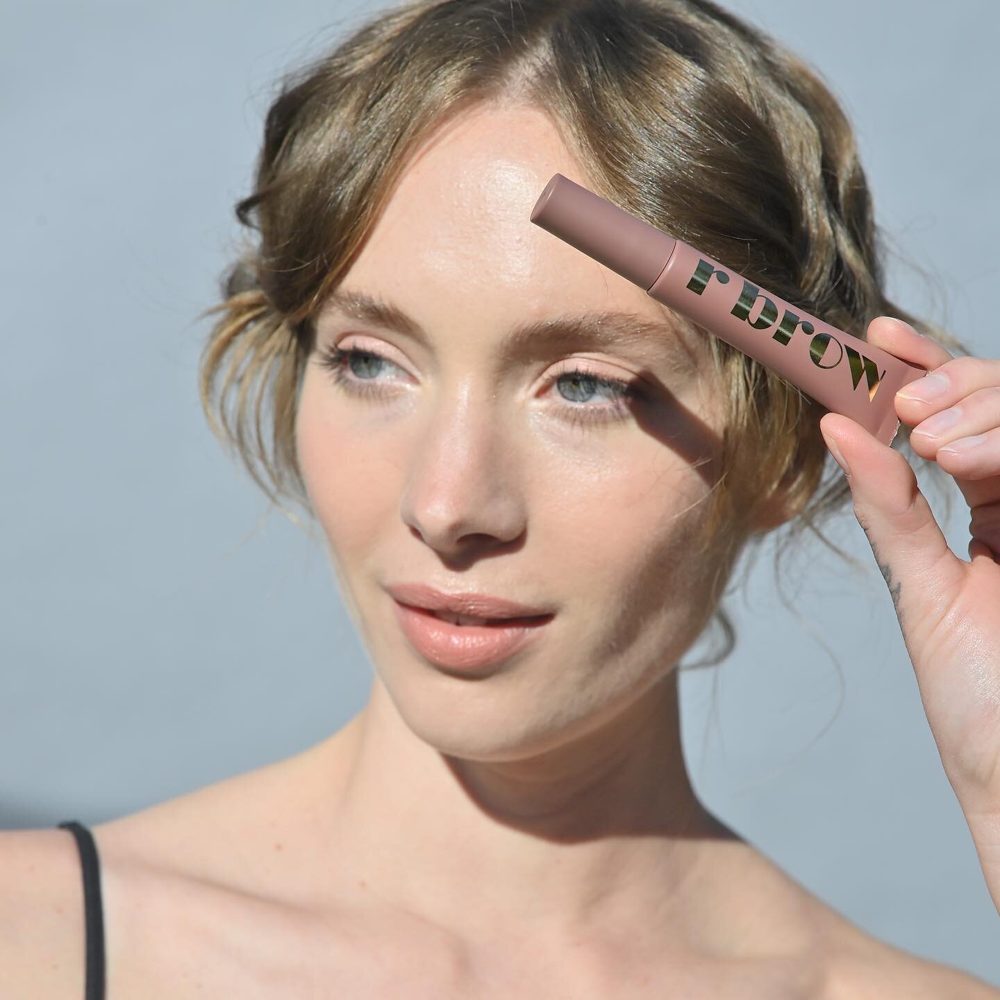 Nothing shady here. Rbrow&rsquo;s all natural formula is made without harmful chemicals or irritants for beautiful, healthy brows.