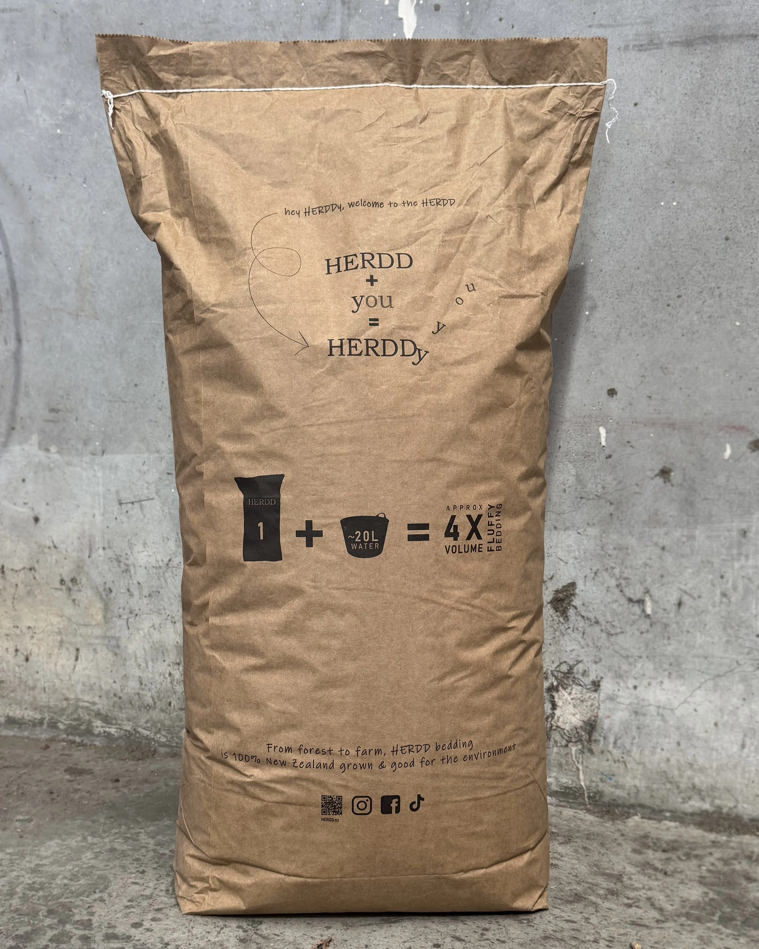 HERDD bedding_Back_concrete bg.jpg
