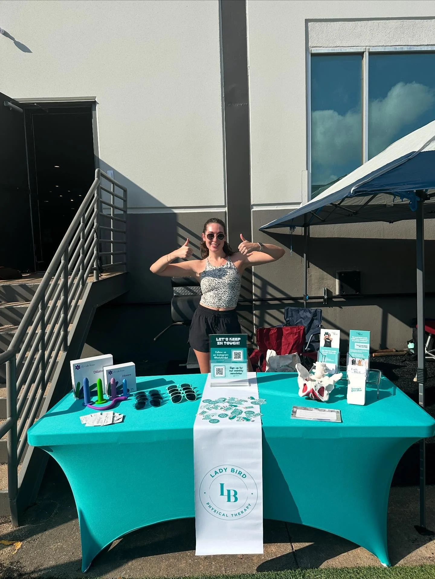 Pelvic floor issues are not reserved for pregnant and postpartum people!

Did you know studies estimate as high as 1 in 3 women will experience pain with sex in their lifetime? That 1 in 4 may experience leakage?

And that girls and women who have ne