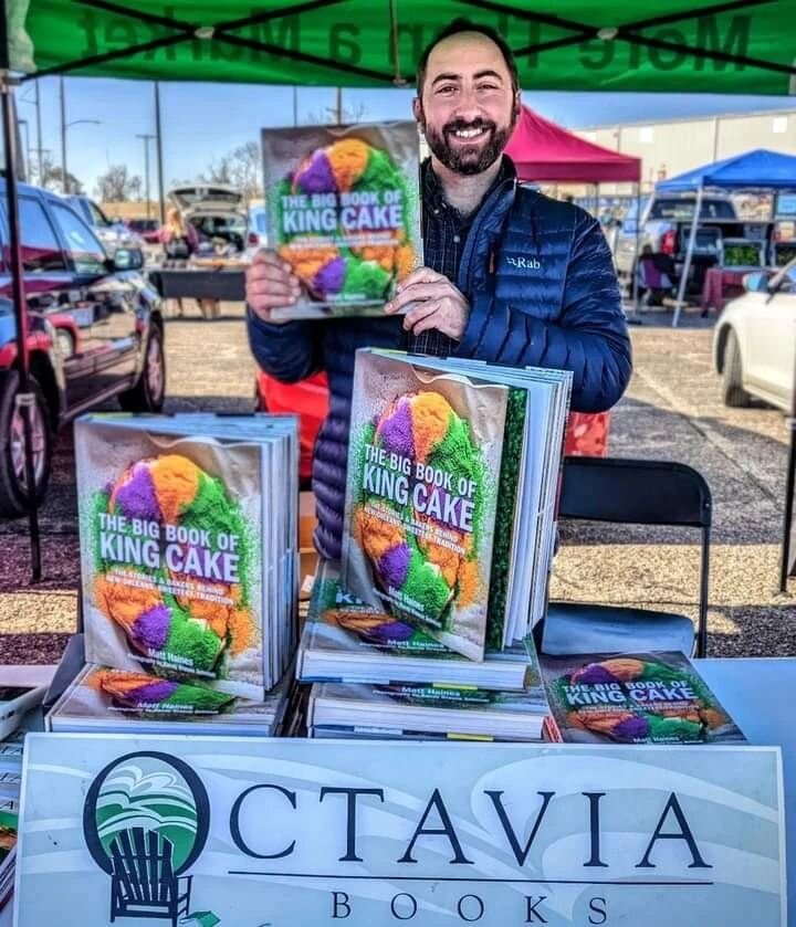 We're out here at @crescentcityfarmersmkt with @octaviabooks signing copies of The Big Book of King Cake until noon. It's a beautiful day and there's tons of great food -- king cake from @passionflourbakedgoods and @coffeesciencenola included!

Come 