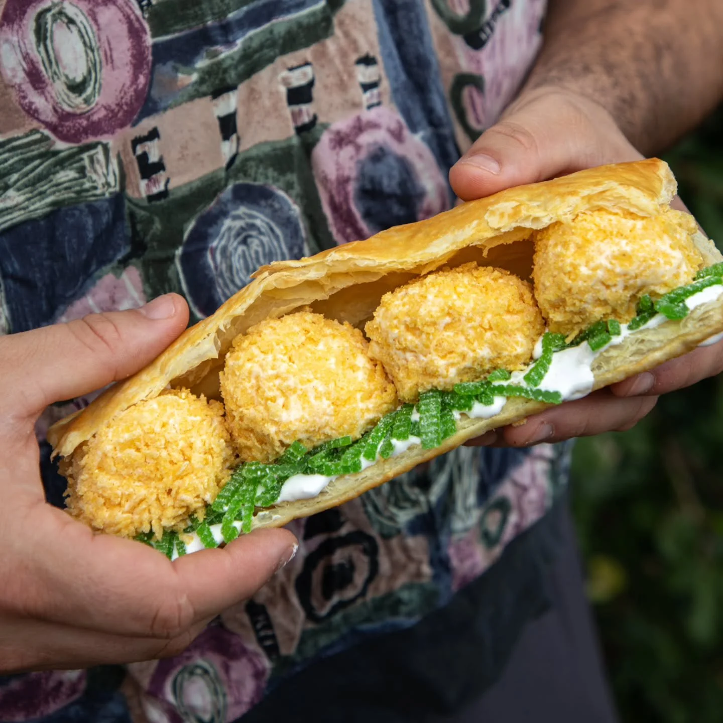 With @poboyfest just a few days away, we wanted to share some of our favorite memories from last year's festival!

It's fun to see how far vendors can push poboy boundaries, and @bofbars and their ice cream poboy is a great example of that.

It's als