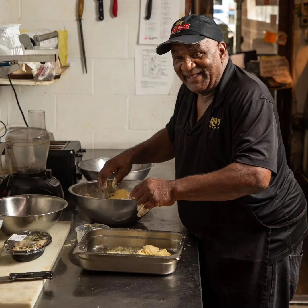 We hope you have as much fun at work today as Lou does at @zarasmarket battering fish for your fried seafood poboy! 

@thebigbookofkingcake will be full of behind-the-scenes photos from 75 of your favorite poboy shops.

📸 by @randykrauseschmidt
✍️ b