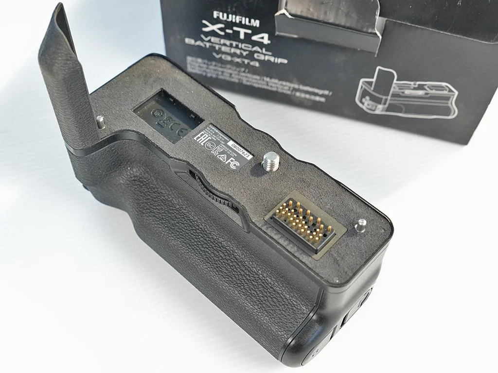 MINT FUJIFILM X-T4  VGX-T4 VERTICAL BATTERY GRIP for X-T4
