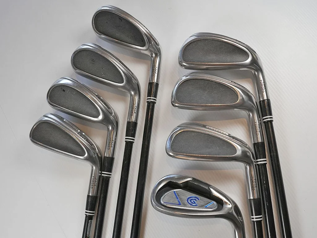 VG . CLEVELAND 588 face-forged hybrid irons 4-SW w. Senior graphite shafts