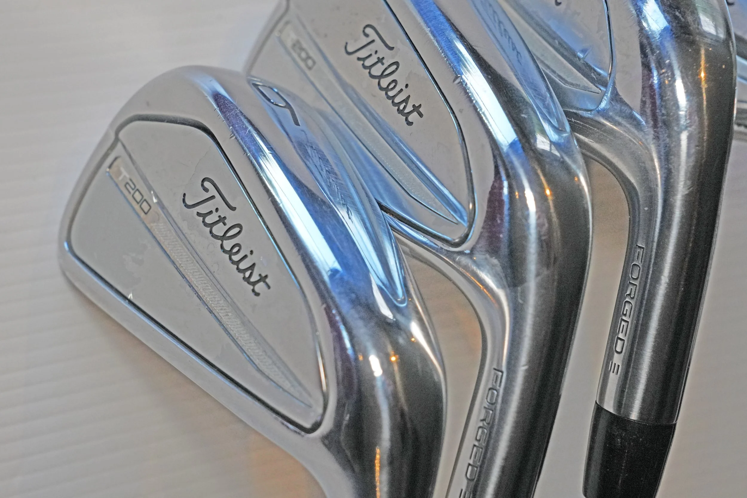 Exc.  TITLEIST  T200 Forged irons  ( 6, 7, 8, 9 Half-Set)  with AMT  Red R300 steel