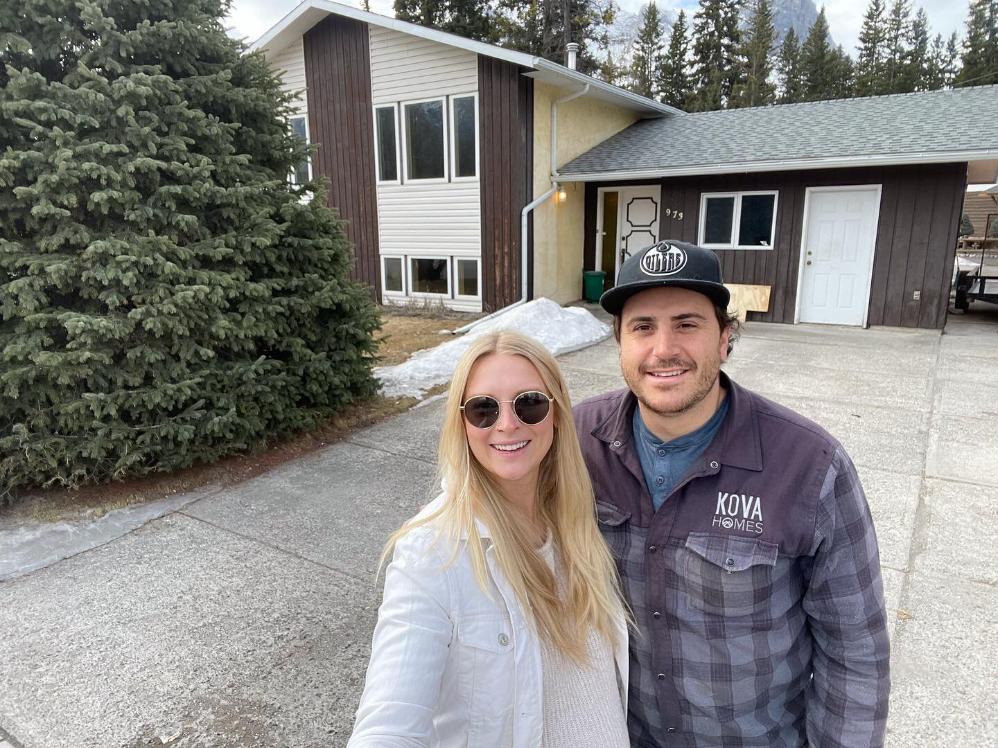 Exciting personal news&hellip; we&rsquo;re expecting a baby come July and today we got possession of our new house! And no, this isn&rsquo;t a joke! We&rsquo;re going to do quite the reno and we&rsquo;ll be sharing the progress along the way!
