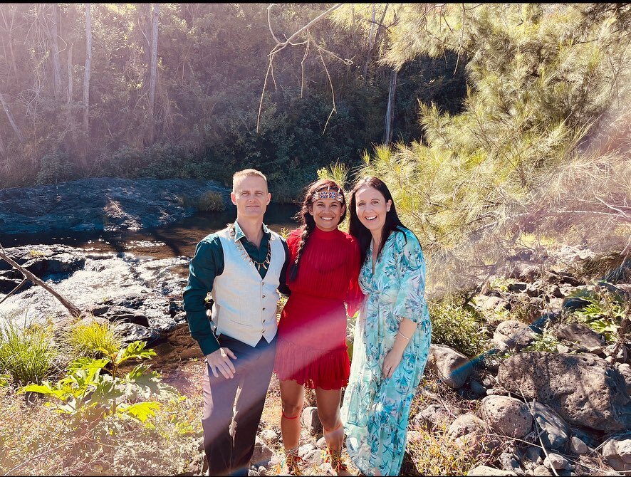This one was an absolute vibe. Yes, that&rsquo;s me delivering some of the ceremony barefoot in a creek!! 

It was 8am in a very remote space in the Sarabah National Park where I married Mr &amp; Mrs B 💛

Ceremony included beautiful PNG cultural tra