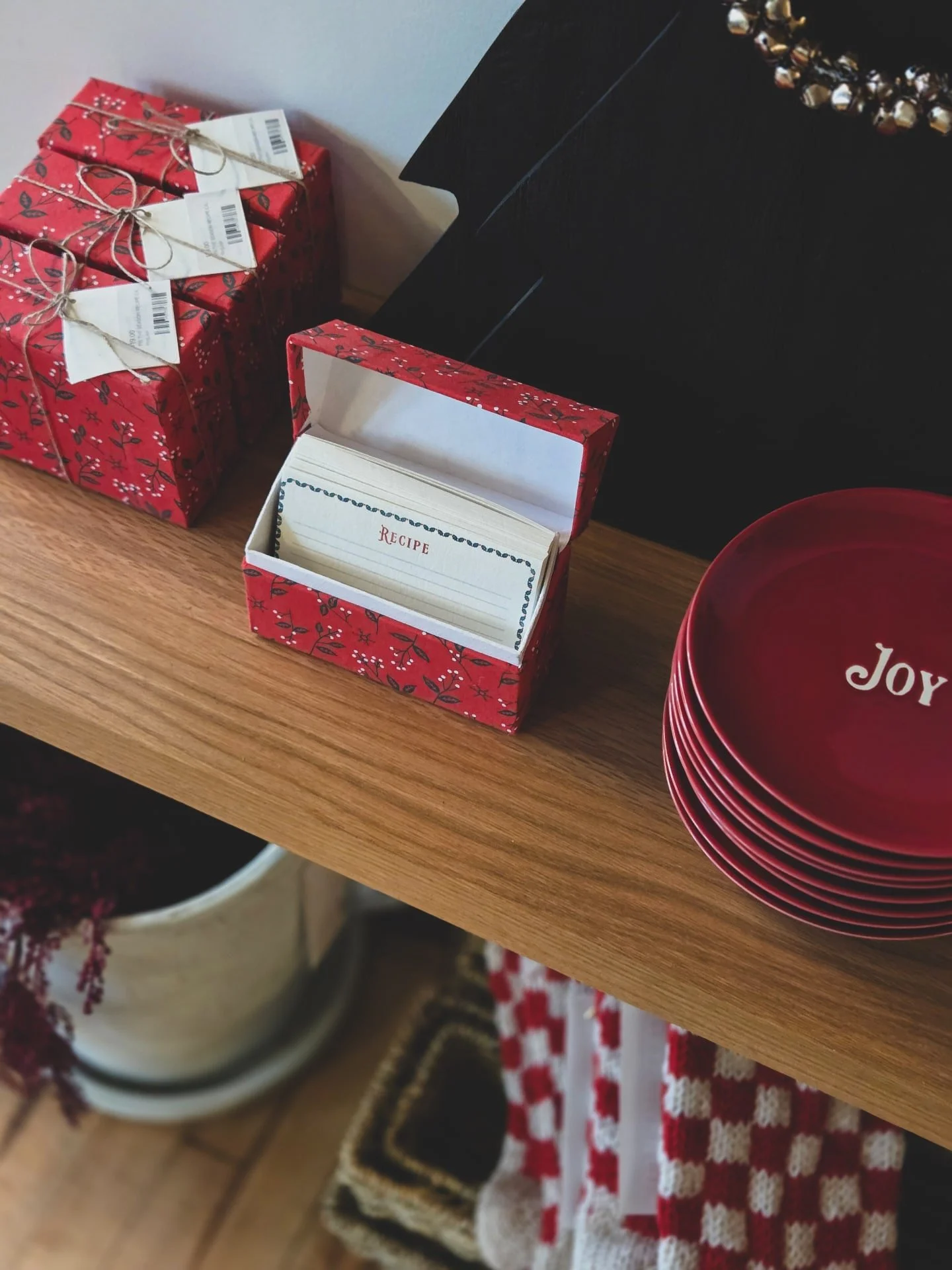 40% off holiday home &amp; greenery* this week 12.9 - 12.13

PLUS...

20% off everyday items*
50% off the workshop t-shirts

*exclusions
&bull;lemars tees
&bull;furniture
&bull;ranger station
&bull;bag discount does not apply [no stacking discounts]
