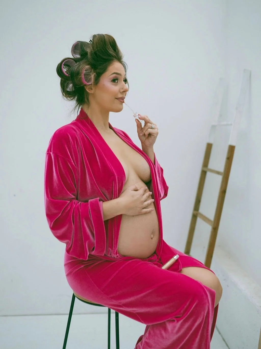 When mid G L A M ends up being a look 💖💅🏼
.
.
&amp; finishing off the lippies with the iconic @cosmedix_ Lumi Crystal 🫦✨