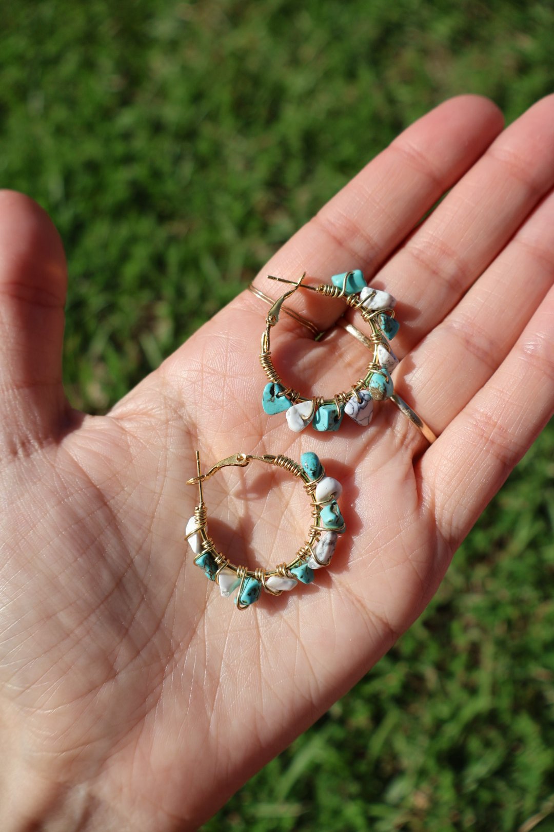 Turquoise x Howlite Mini Gemstone Hoops - GOLD