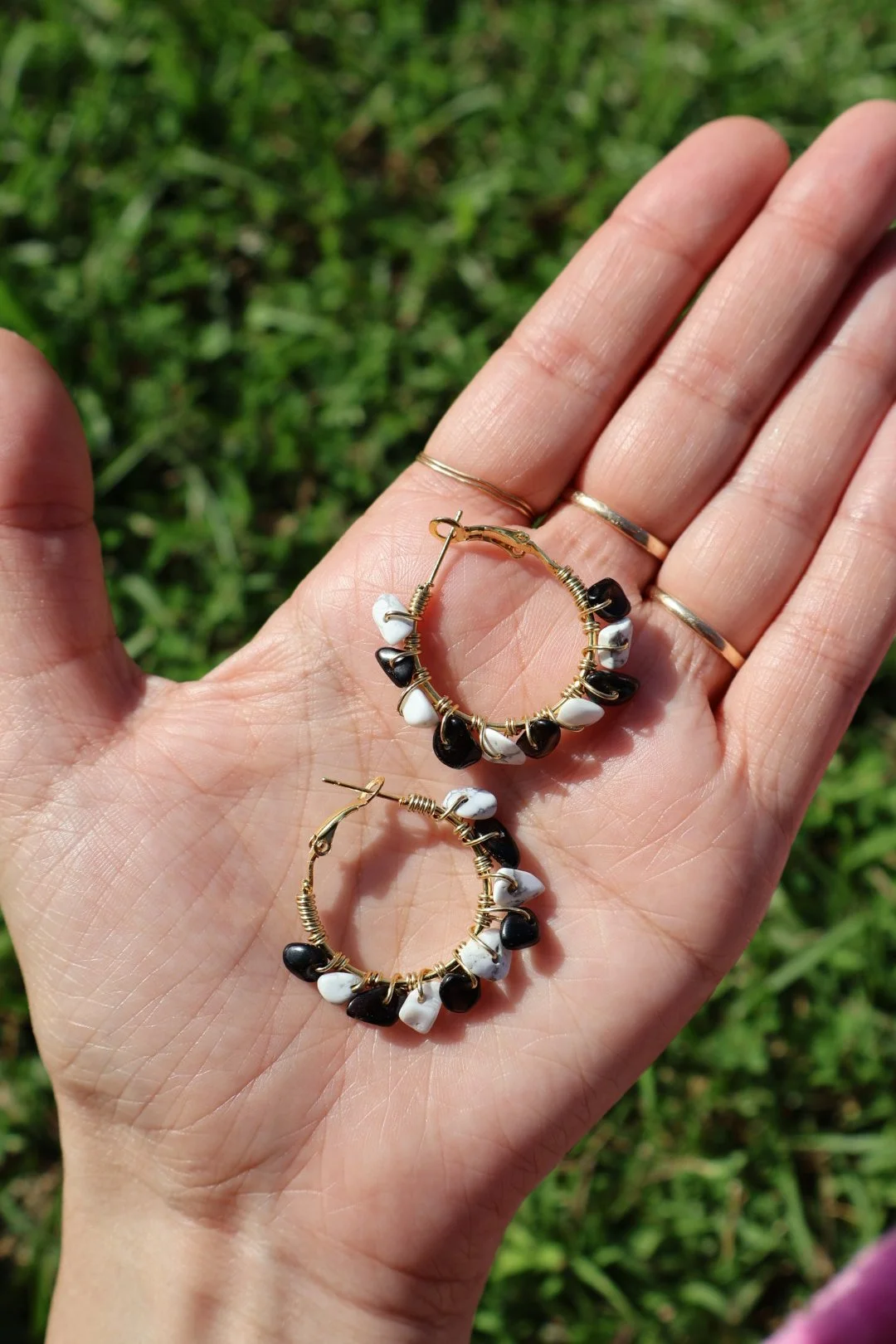 Howlite x Obsidian Mini Gemstone Hoops - GOLD