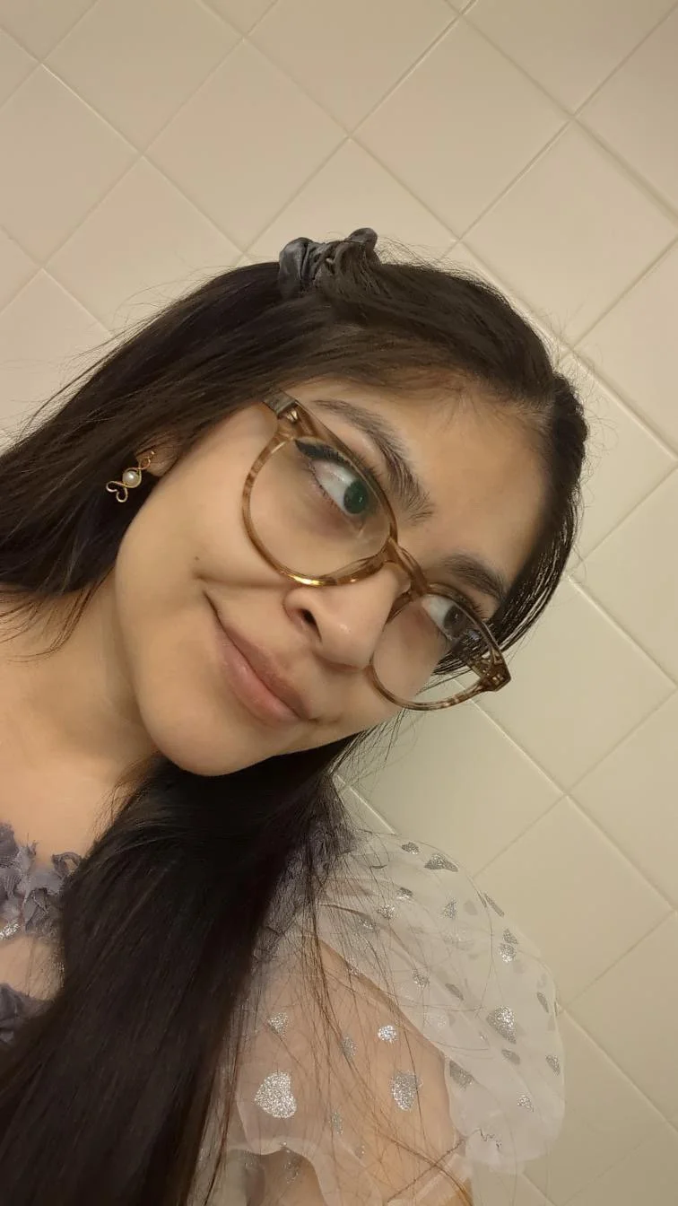 Mini Swirly Pearly Earrings