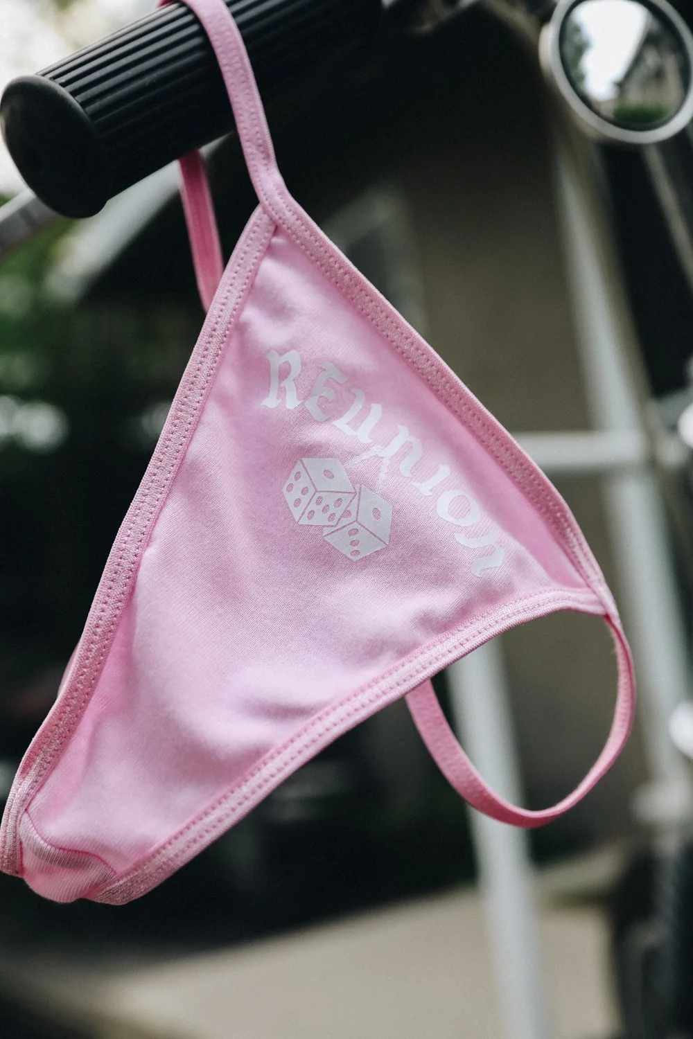 Dice Thong