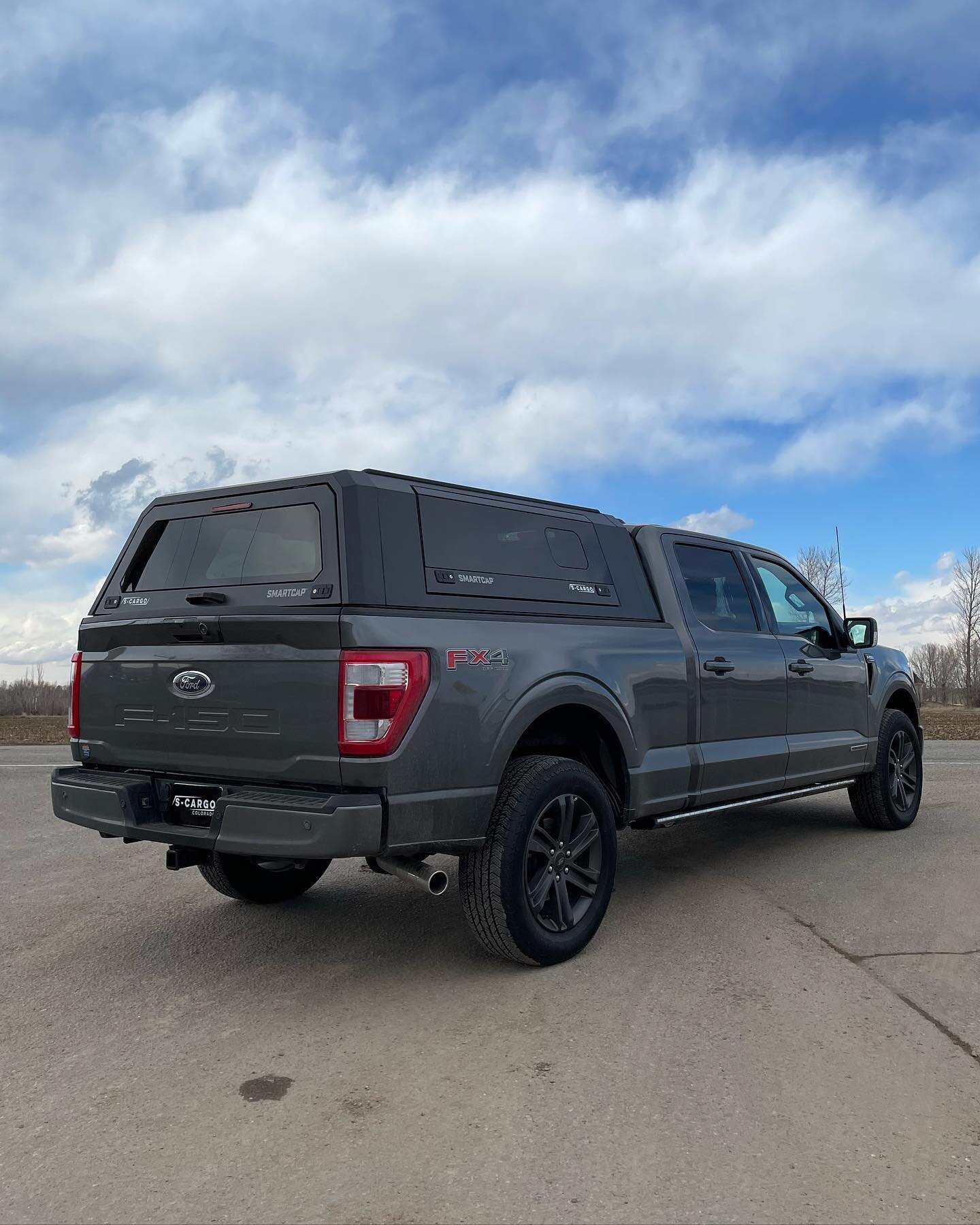 This F-150 looks awesome with a new SmartCap EVO Sport!
