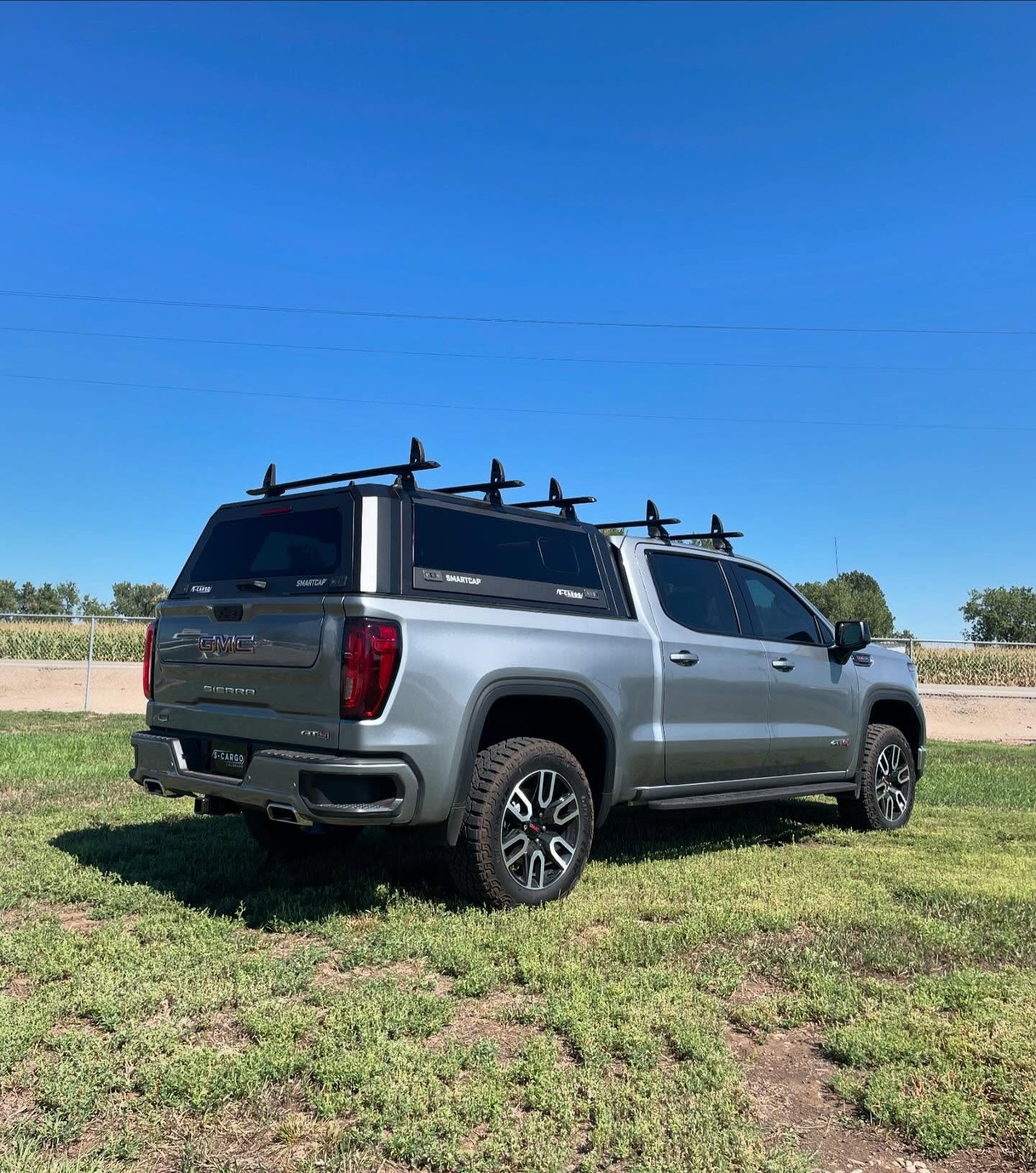 By request, here are some pictures of an awesome setup that we did for a customer last year.

GMC SIERRA 1500 AT4
SmartCap EVO Sport
Rhino-Rack Crossbars with Load Holders
Bedslide 1000 Classic

#gmcsierra1500 #sierraat4 #smartcap #rhinorack #bedslid