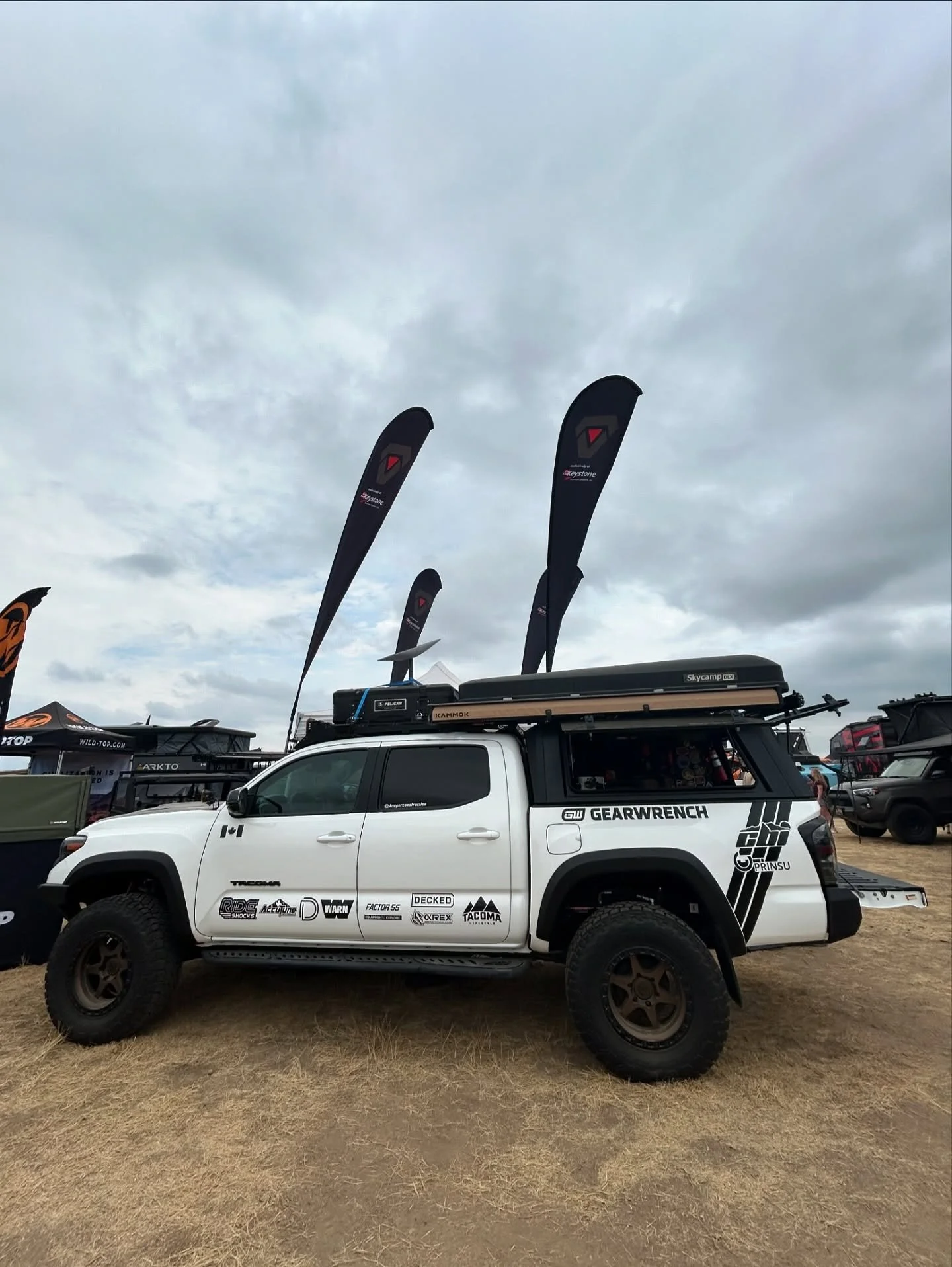We had a great time with SmartCap at Overland Expo Mountain West! We had two awesome SmartCaps displayed in the booth courtesy of @krugerconstruction and @peaksuspension , but there were awesome SmartCap equipped trucks all over the event. We saw lot