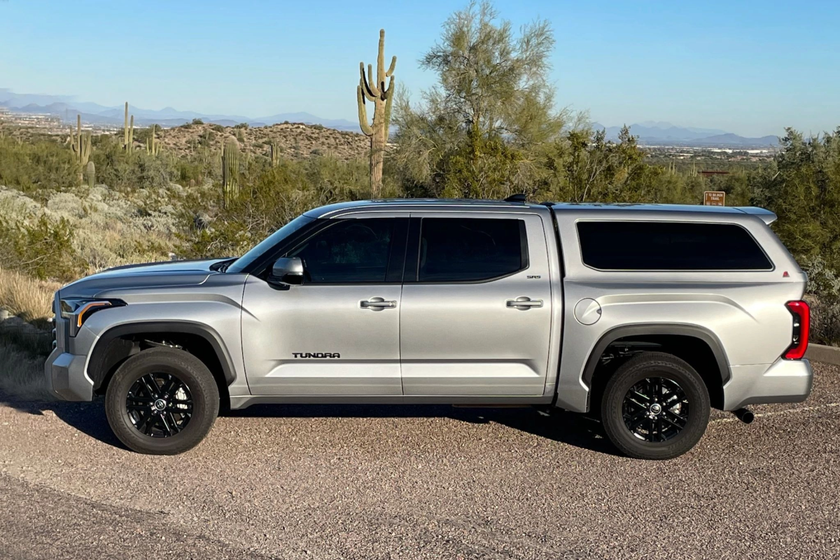 LEER 100XQ SPORT TOYOTA TUNDRA