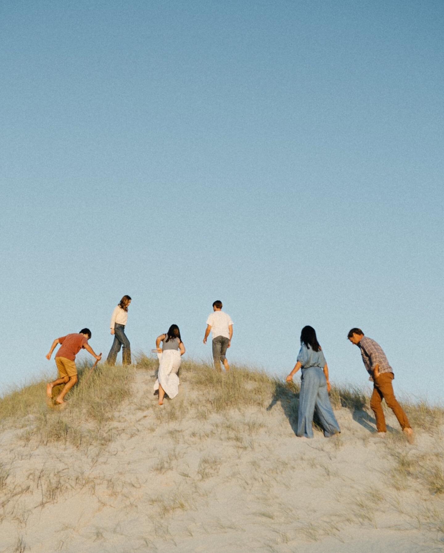 Family sessions aren&rsquo;t just for when your kids are little, they are also for when your kids are big. 

Shelley &amp; Ric, plus their 4 kids spend an afternoon at the dunes. In the session there was a mix of candid experience led moments and mor