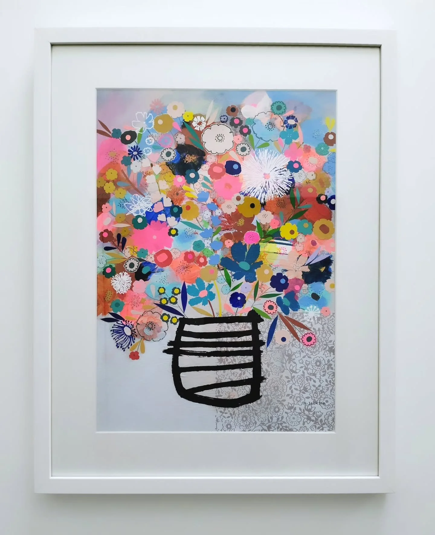 Framing today. This A3, dense floral looks particularly appealing in her new frame.

she will be available  @nz_art_show in the last weekend of May. 

' Sunshine in every corner'
$650
Collage, acrylic, screen printing, oil pastel and pencil.

#screen