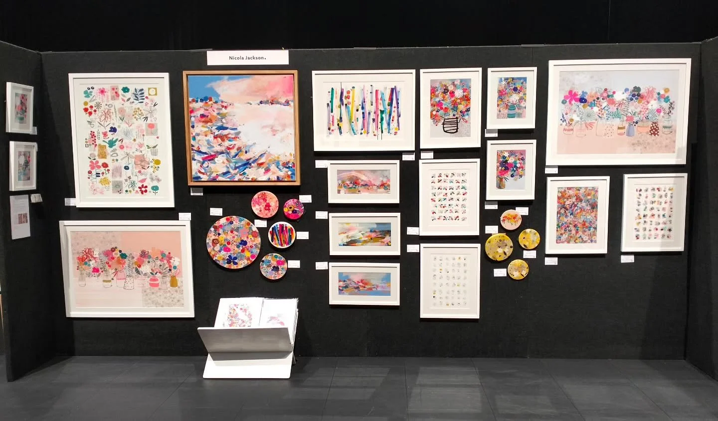 What a gala night 🤩. My wall is full again ready for Saturday and Sunday. Thank you for all the kind collectors, meaningful conversations and seeing old friends and artists. So lucky to have this beautiful community around me 

#art #artexhibition #