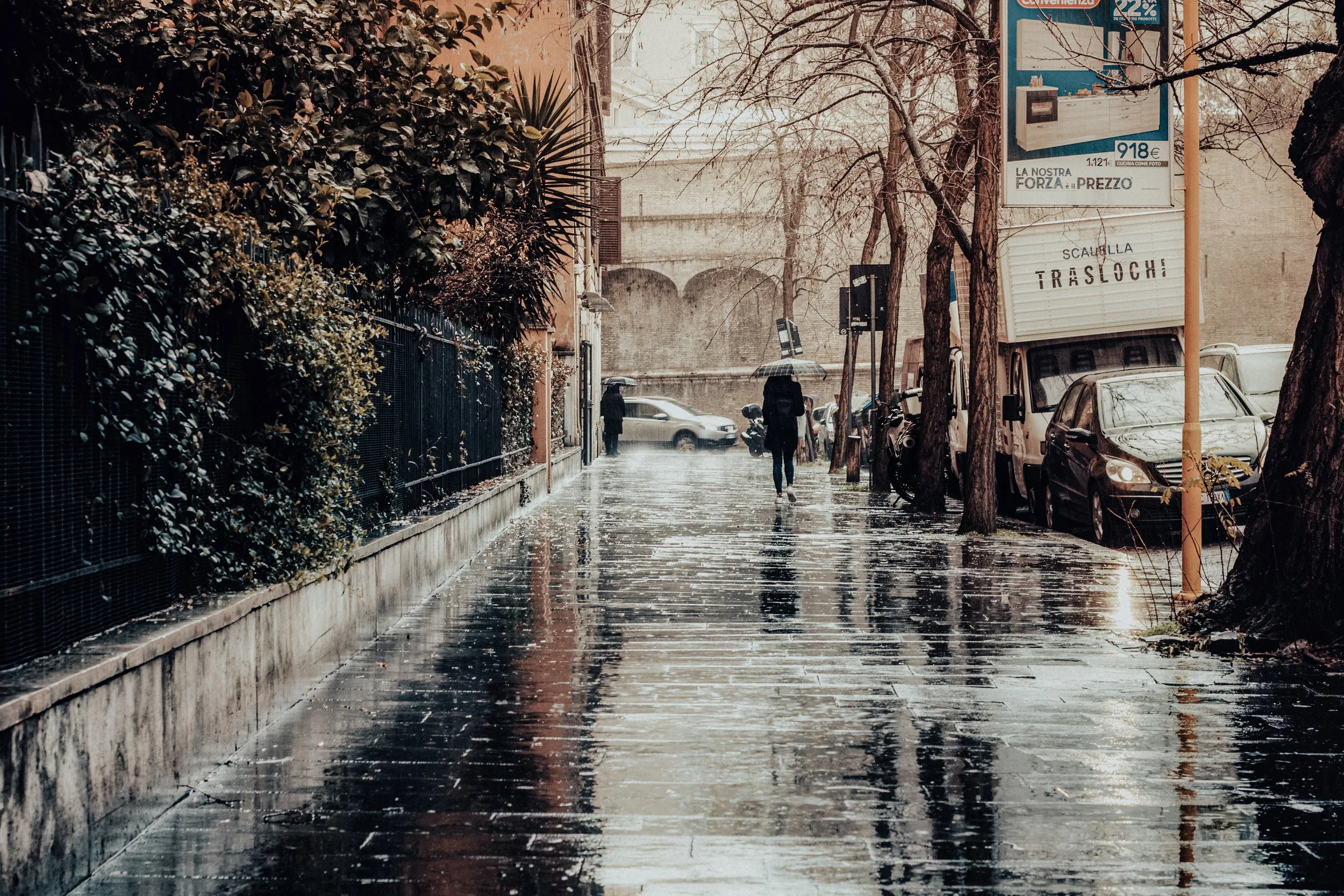 061_Street_Rain_Rome_Italy_2019.jpg