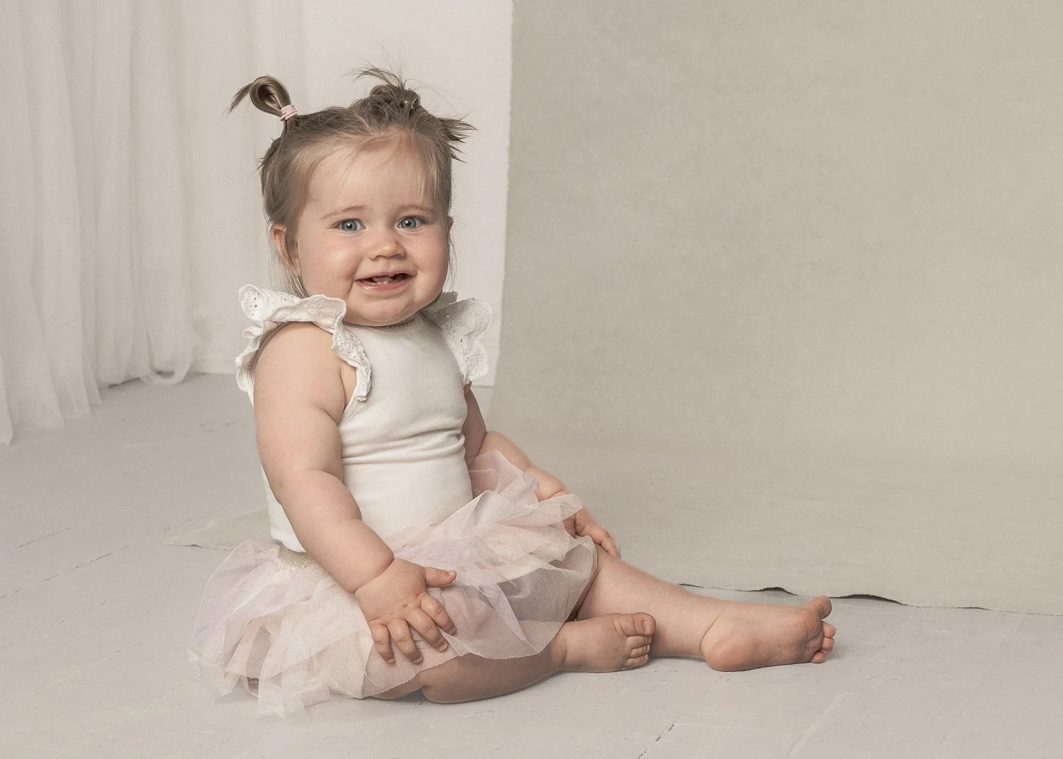 Barn | Copyright Nina Holtan. All rights reserved.jpg