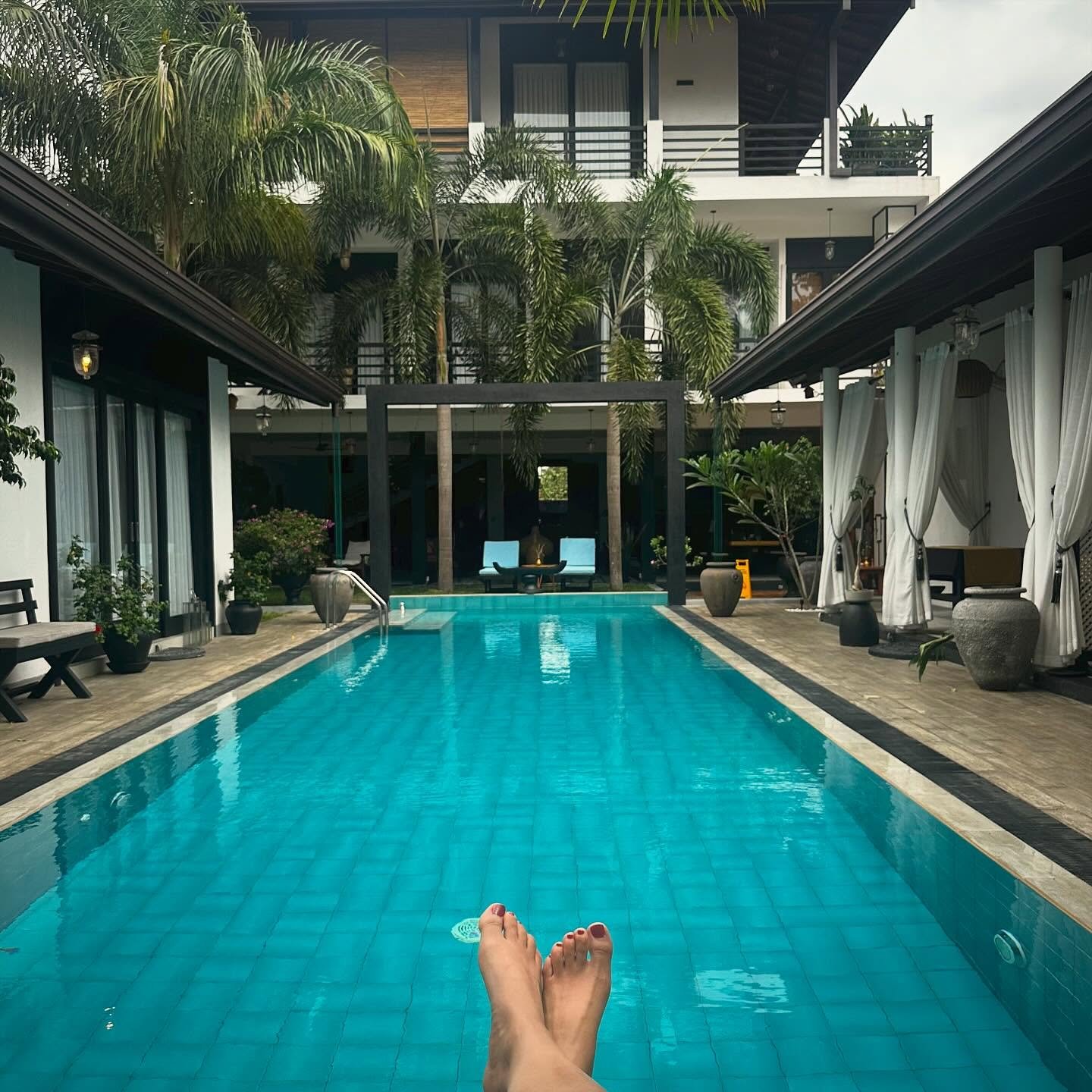 Well hello! 👋🏽 

Just a little note to say I&rsquo;m busy honeymooning in Sri Lanka, one of the most beautiful places I&rsquo;ve ever been! 🐘 🌞 🌴 

For new diary entries / amendments to current bookings, I shall get in touch with you to organise