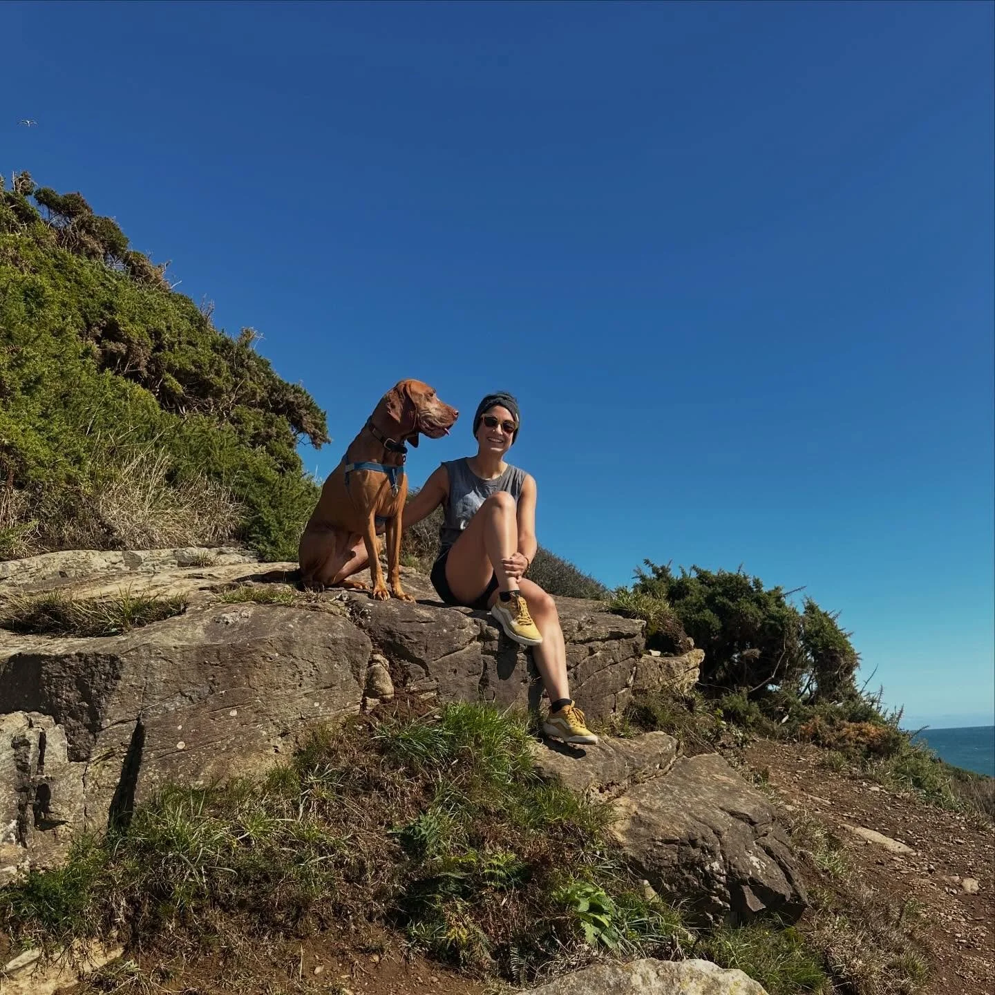 H E L L O  A N D  W E L C O M E 🤍

I&rsquo;ve noticed lots of new faces here recently, so I just wanted to say a big hello and thank you for being here.

I&rsquo;m a passionate Reflexologist all about helping you slow down, reset, and feel more bala