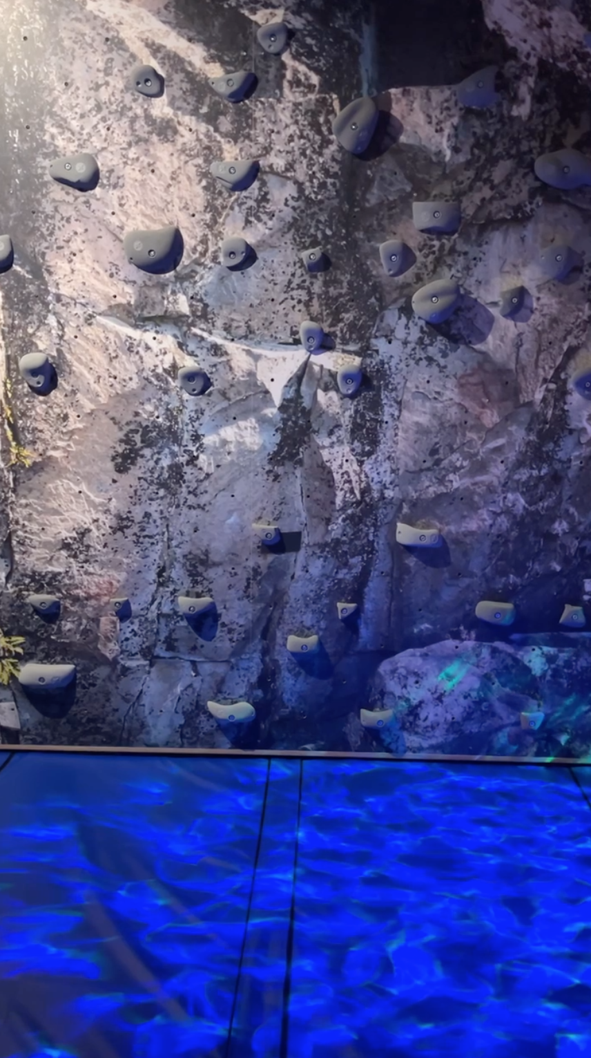 Saraakallio Center - Elämyskeskus in Peurunka. Art direction, design & illustration for the project by Erika. 