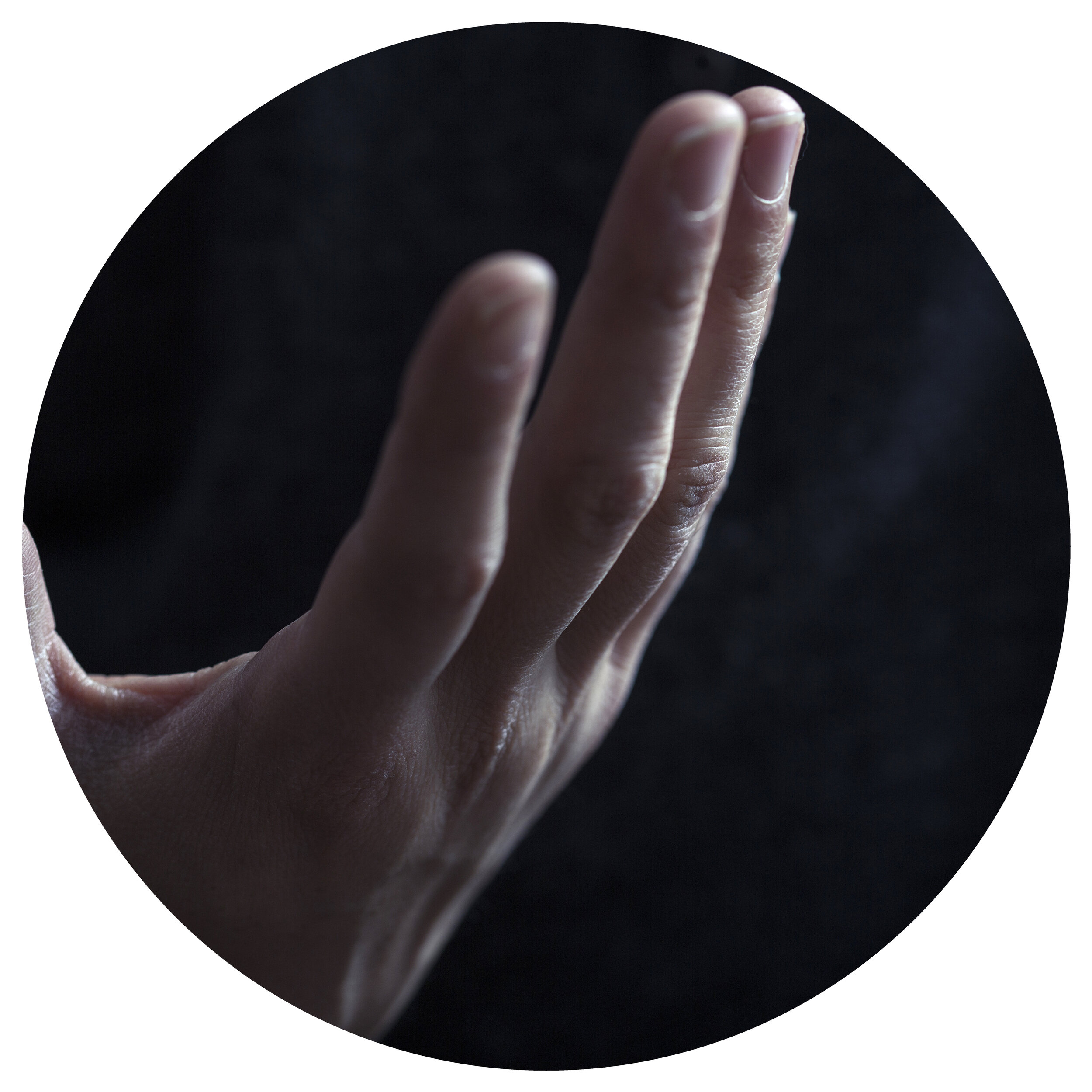 Circle_hands1.jpg