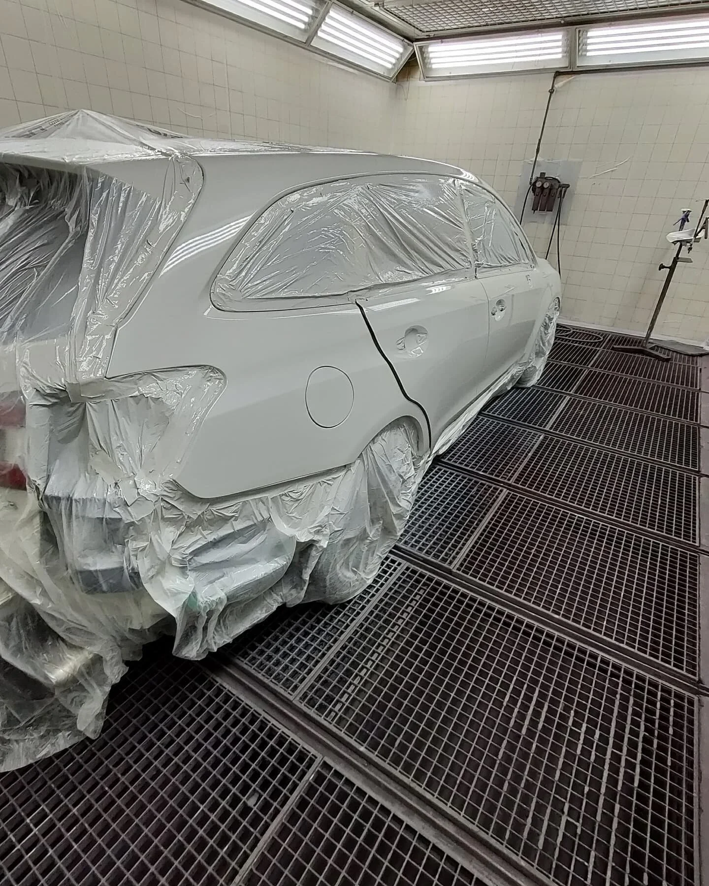 Lackierung Subaru Levorg #perlweiss #bern #madeinbern #ostermundigen #autogarage #autowerkstatt #carrosserie #lackieren #spenglerei