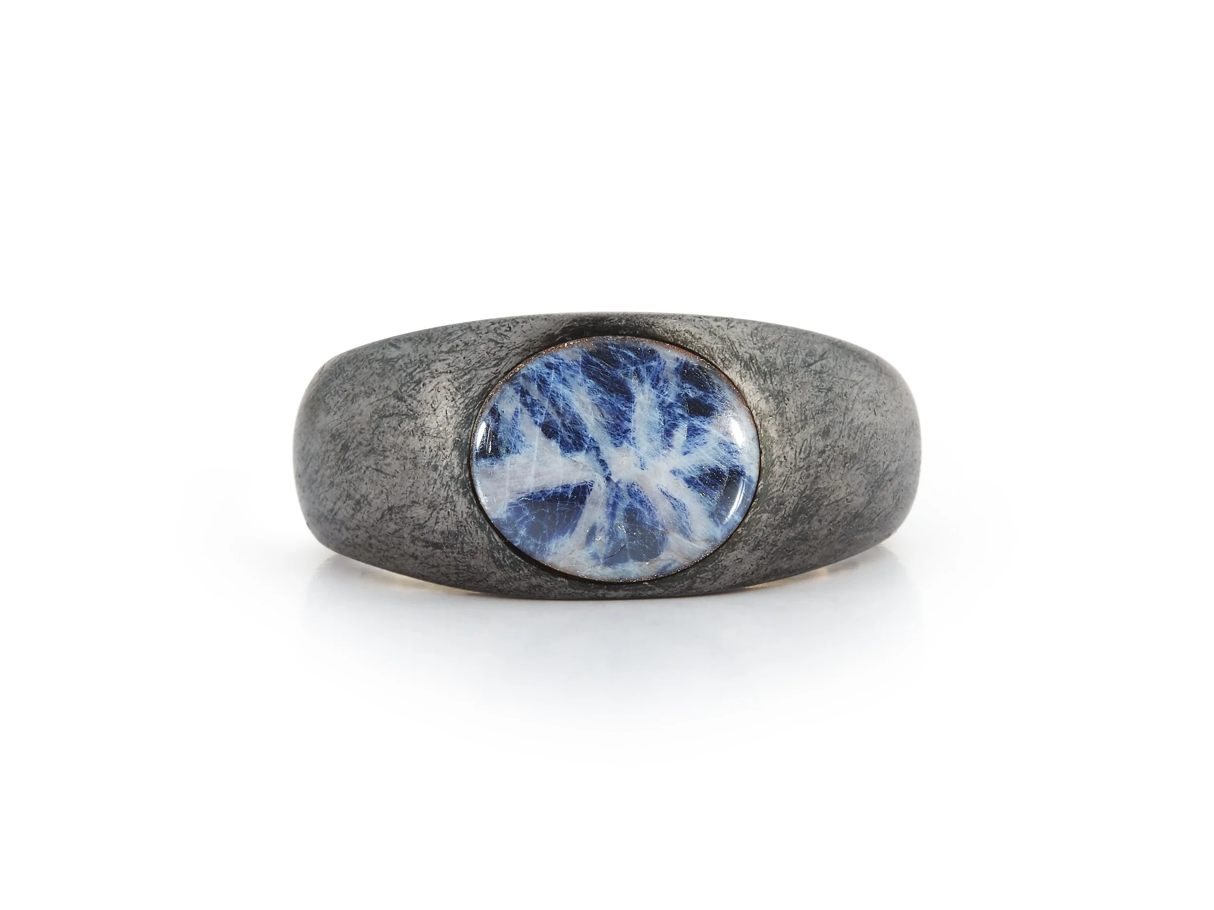 32905_A_PLAT-WROUGHT-IRON TRAPICHE SAPPHIRE MCII  GENTS RING, LIKE TYLER'S,  FINGER SIZE 9.5 FOR STOCK.jpg