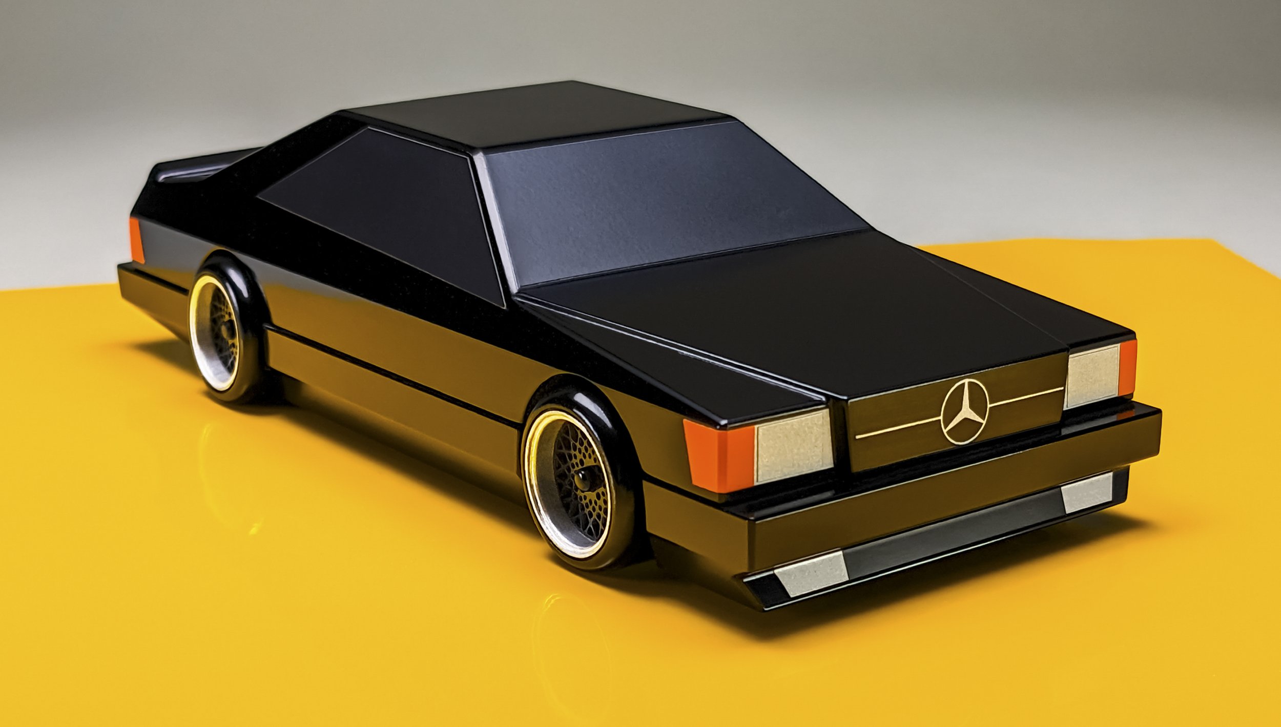 Special Edition - Mercedes-Benz 380SEC AMG