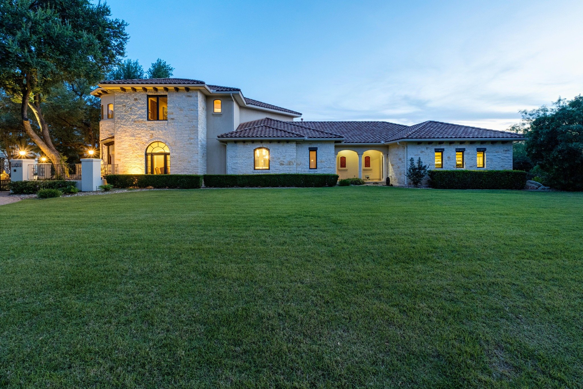 16005_Chateau_Avenue_0001.jpeg