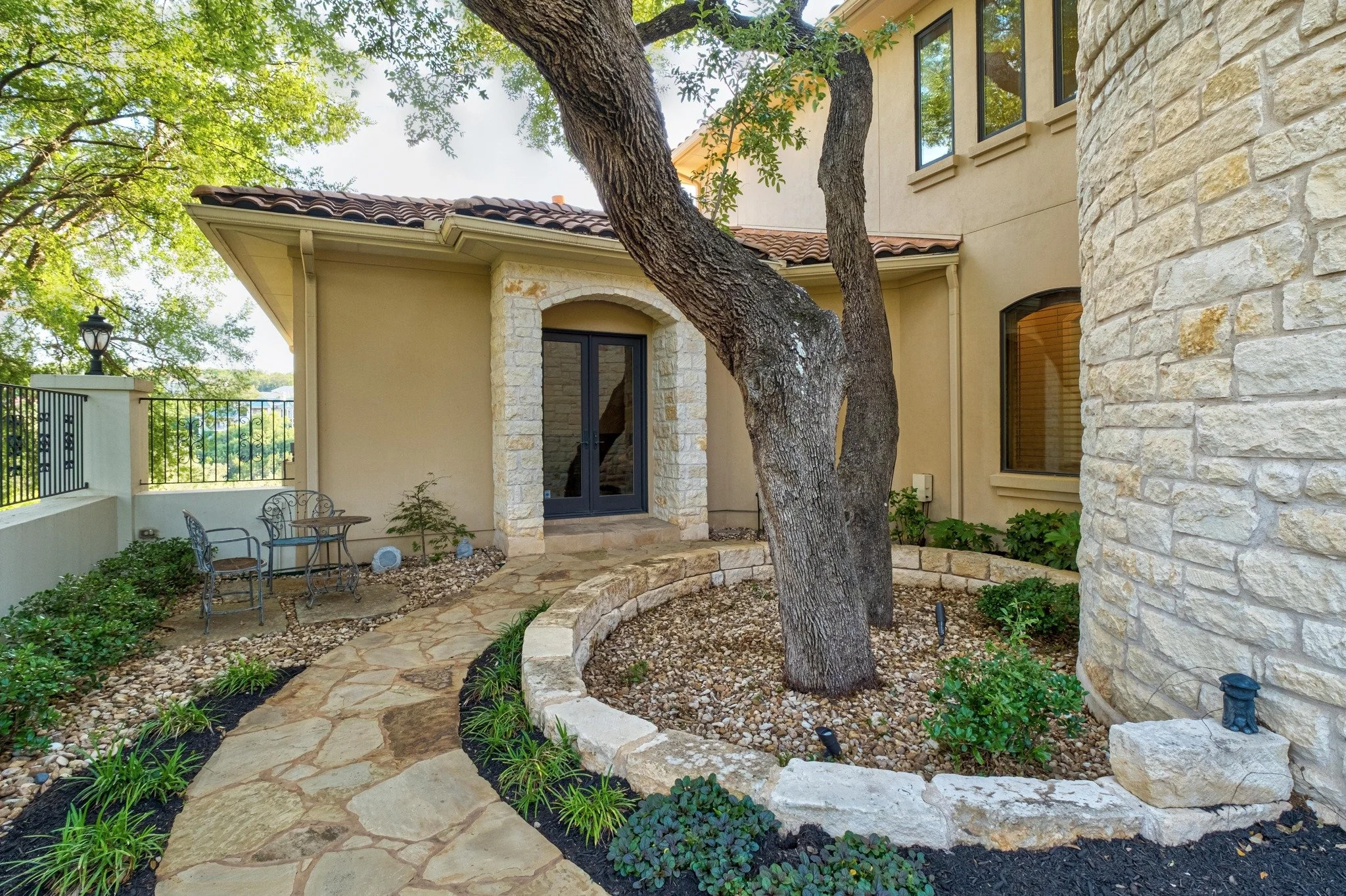 16005_Chateau_Avenue_0010.jpeg