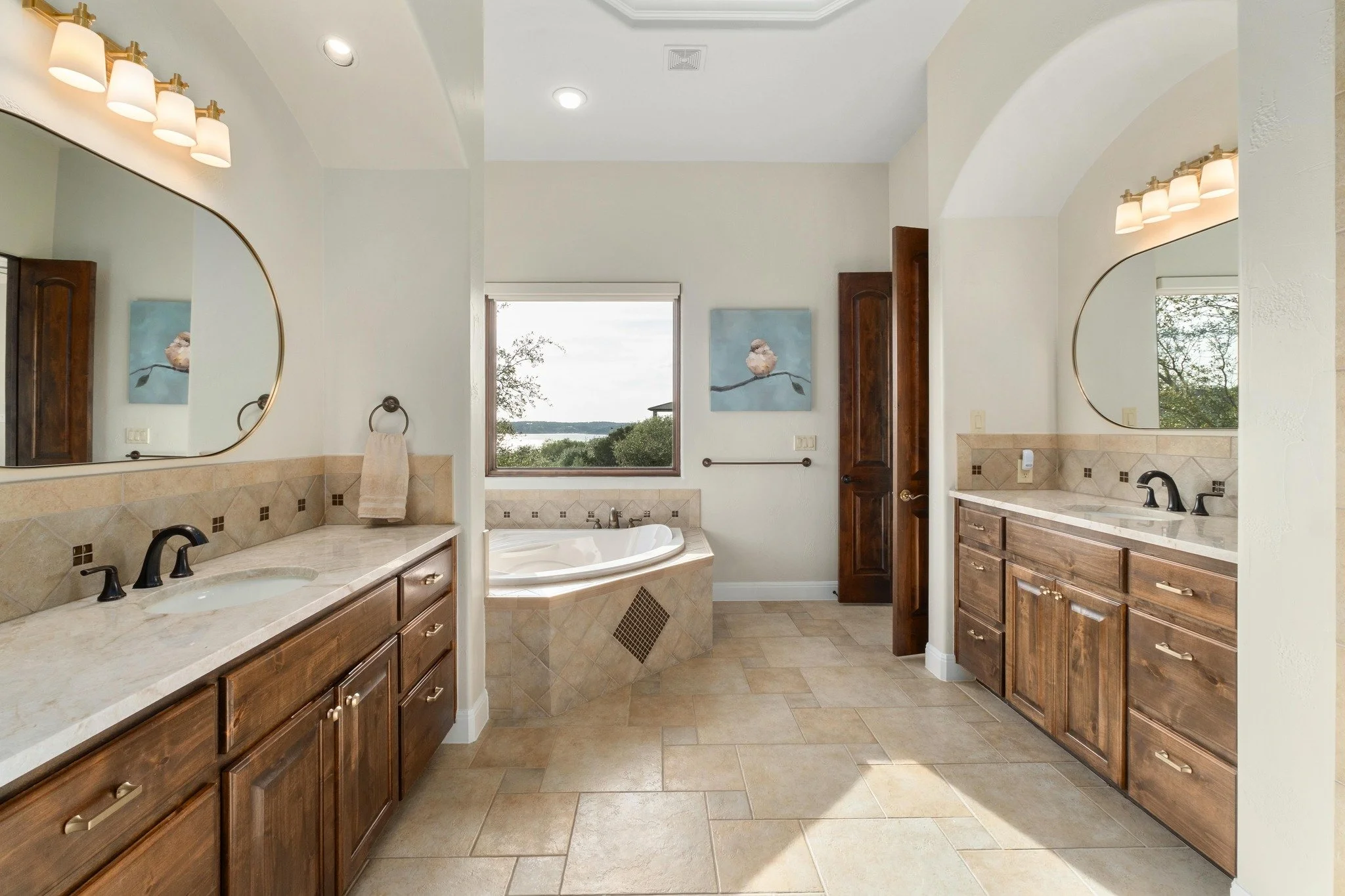 16005_Chateau_Avenue_0028.jpeg