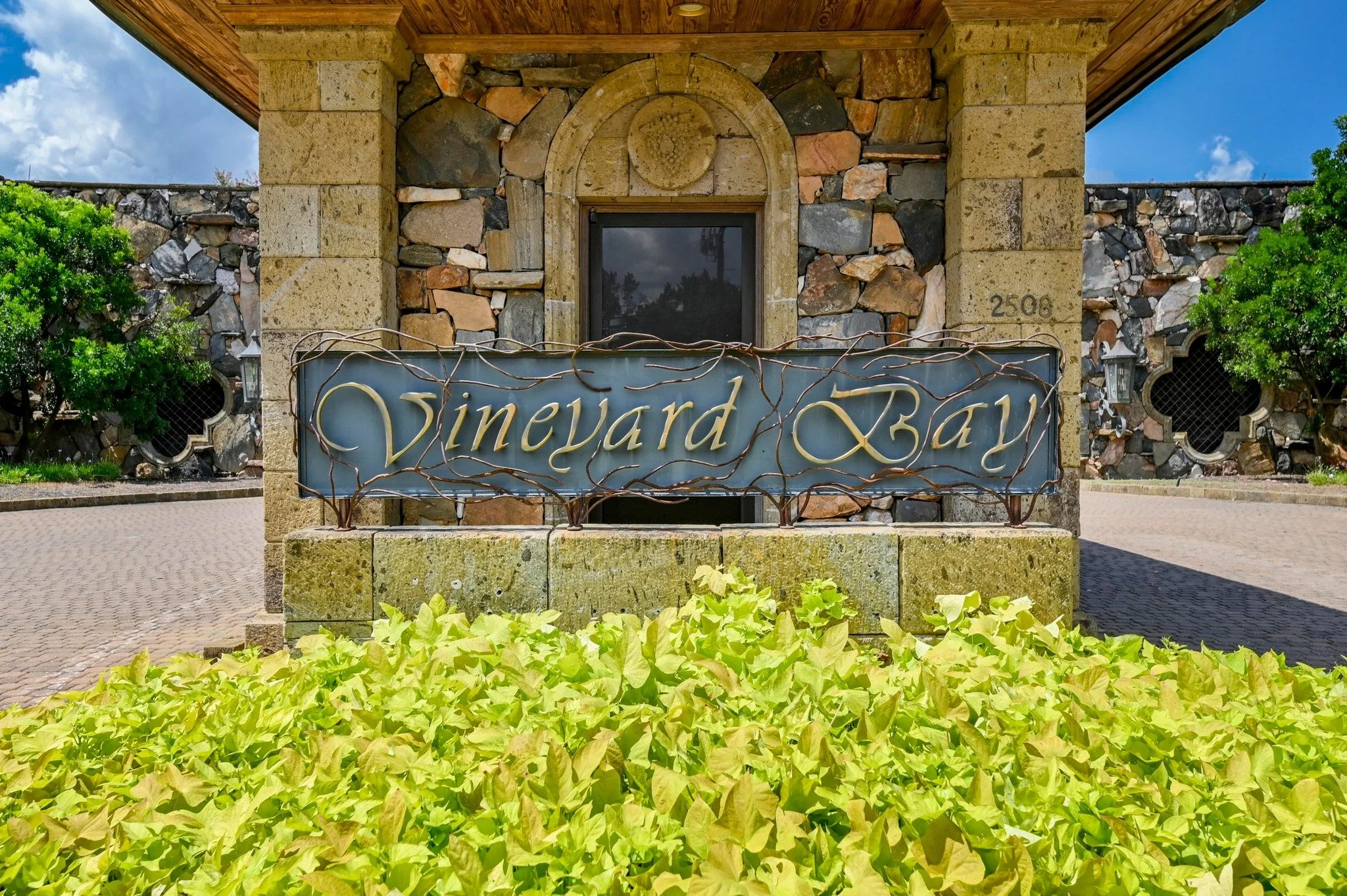 16005_Chateau_Avenue_0105.jpeg