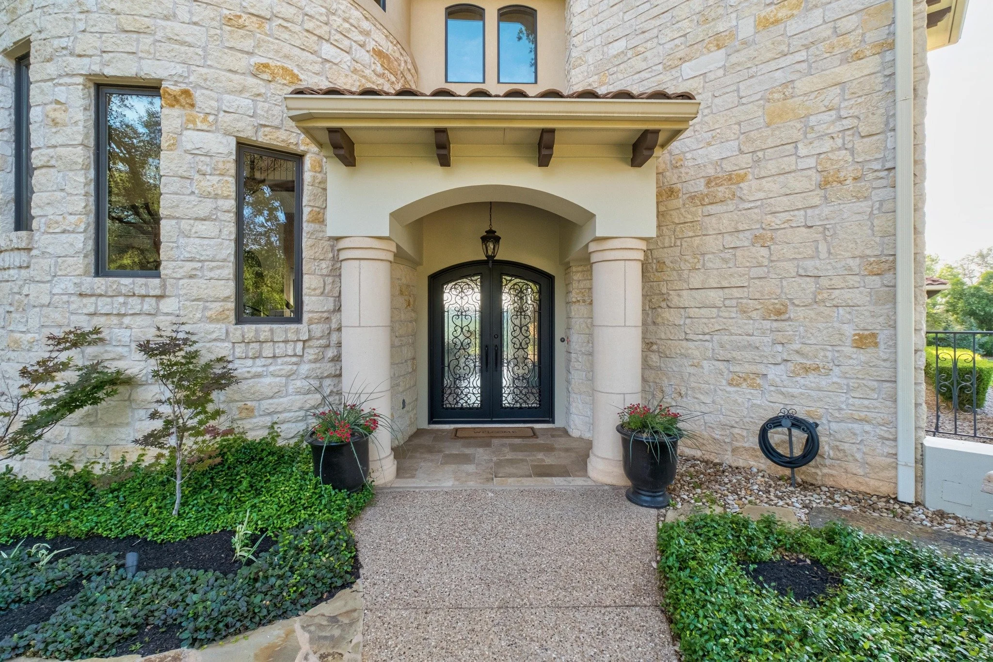 16005_Chateau_Avenue_0009.jpeg